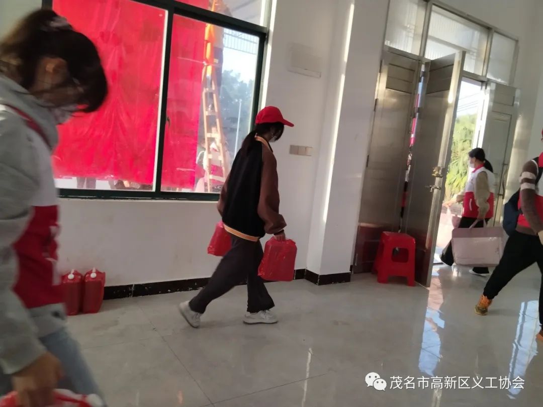 帮扶困难户、爱心暖人心-17.jpg