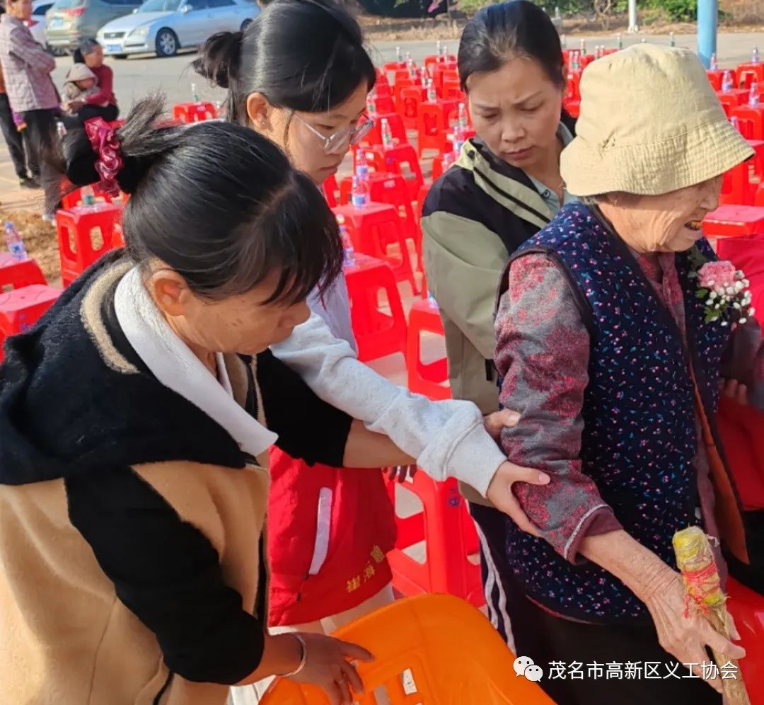 帮扶困难户、爱心暖人心-25.jpg