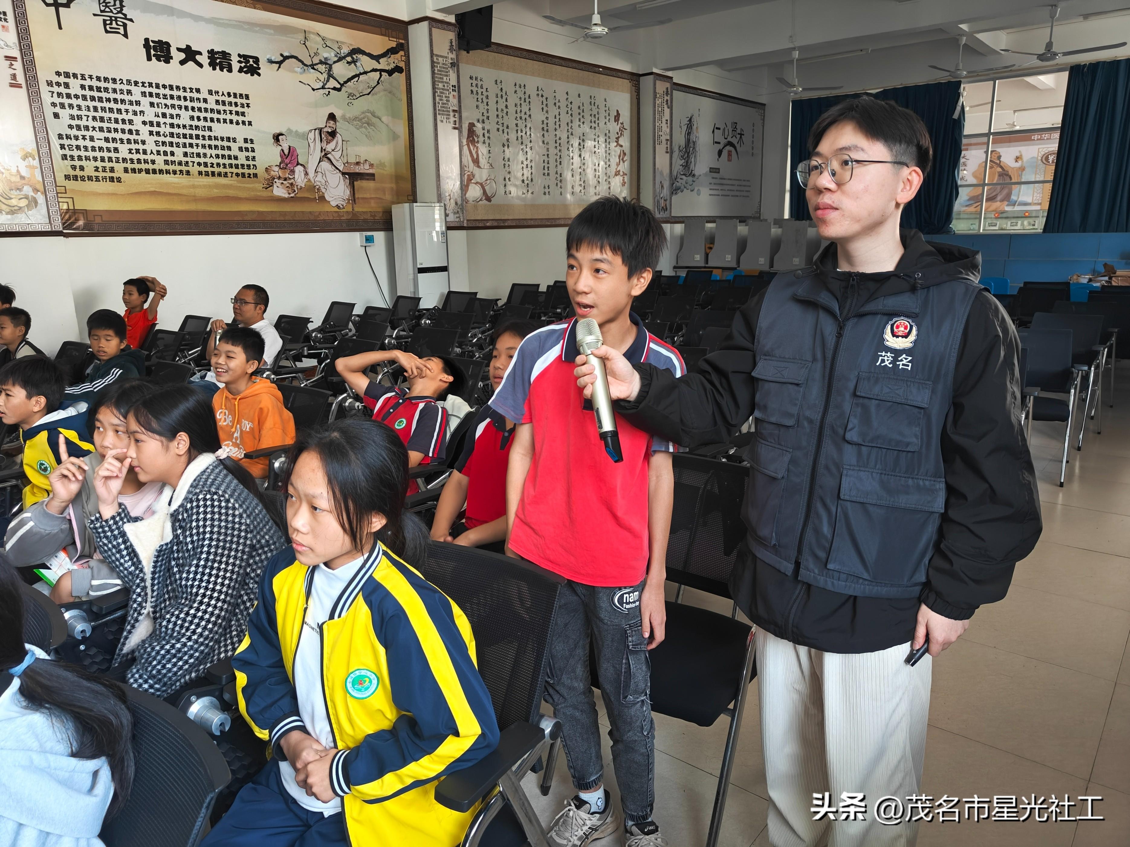 高新区开展“无毒青春 健康生活”——校园毒品预防教育宣传活动-7.jpg