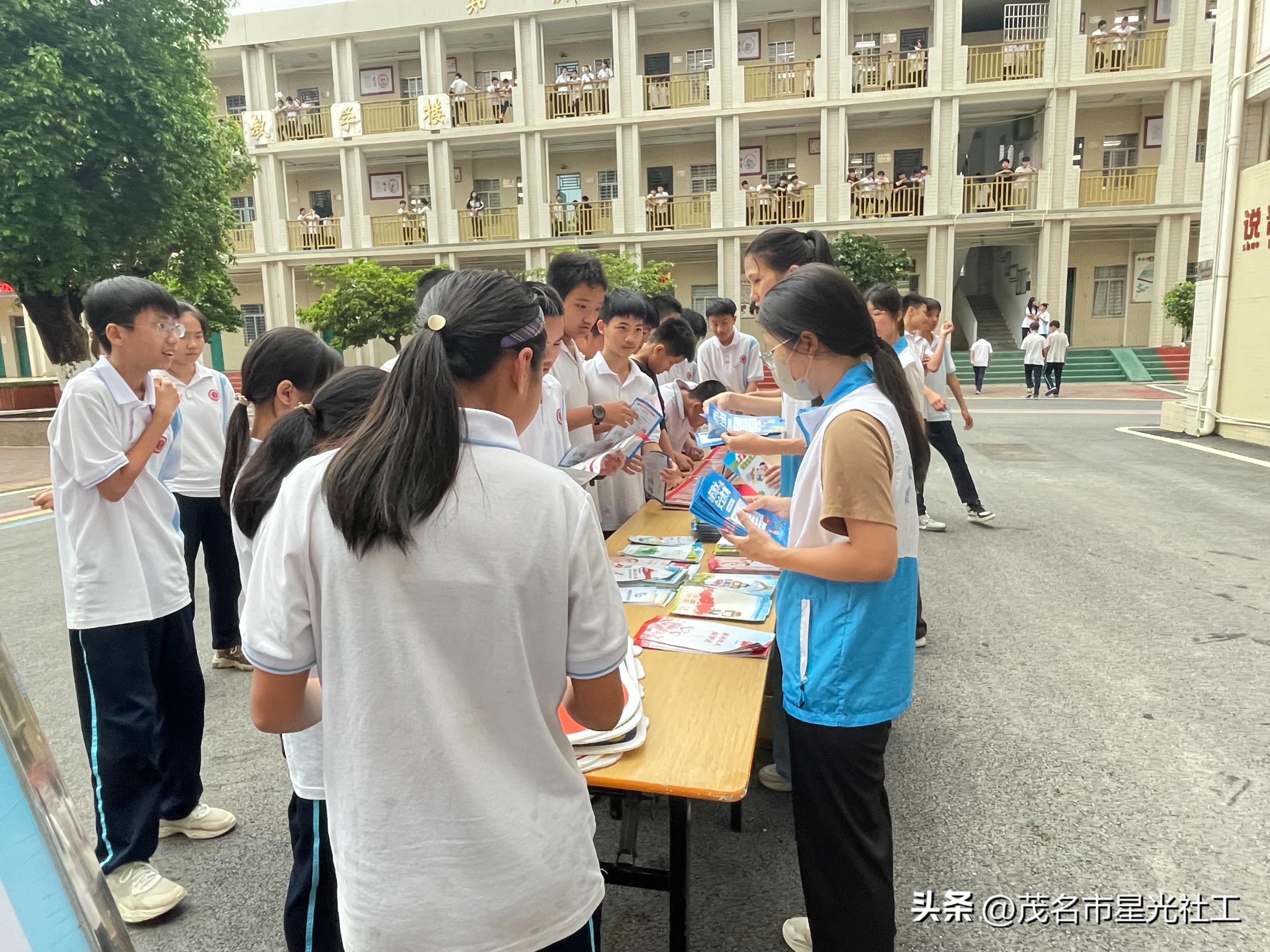 禁毒宣讲走进高新中学-7.jpg