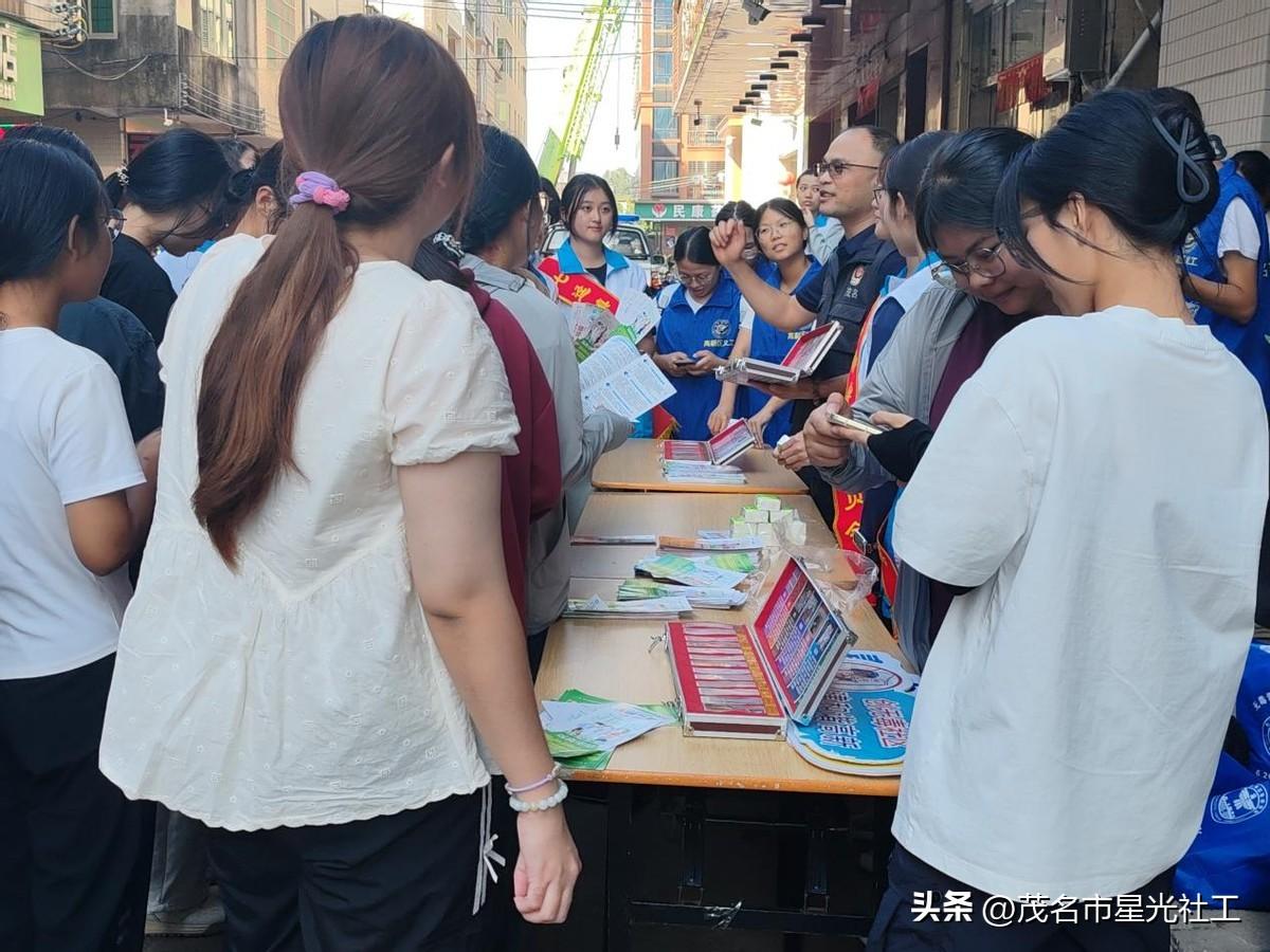 禁毒宣传入社区，筑牢邻里禁毒情-5.jpg