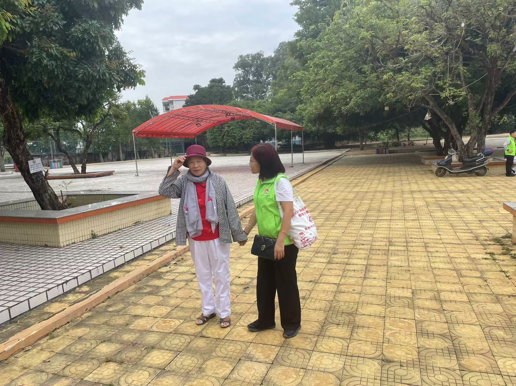 30多名老人喜看“百千万工程”成果-15.jpg
