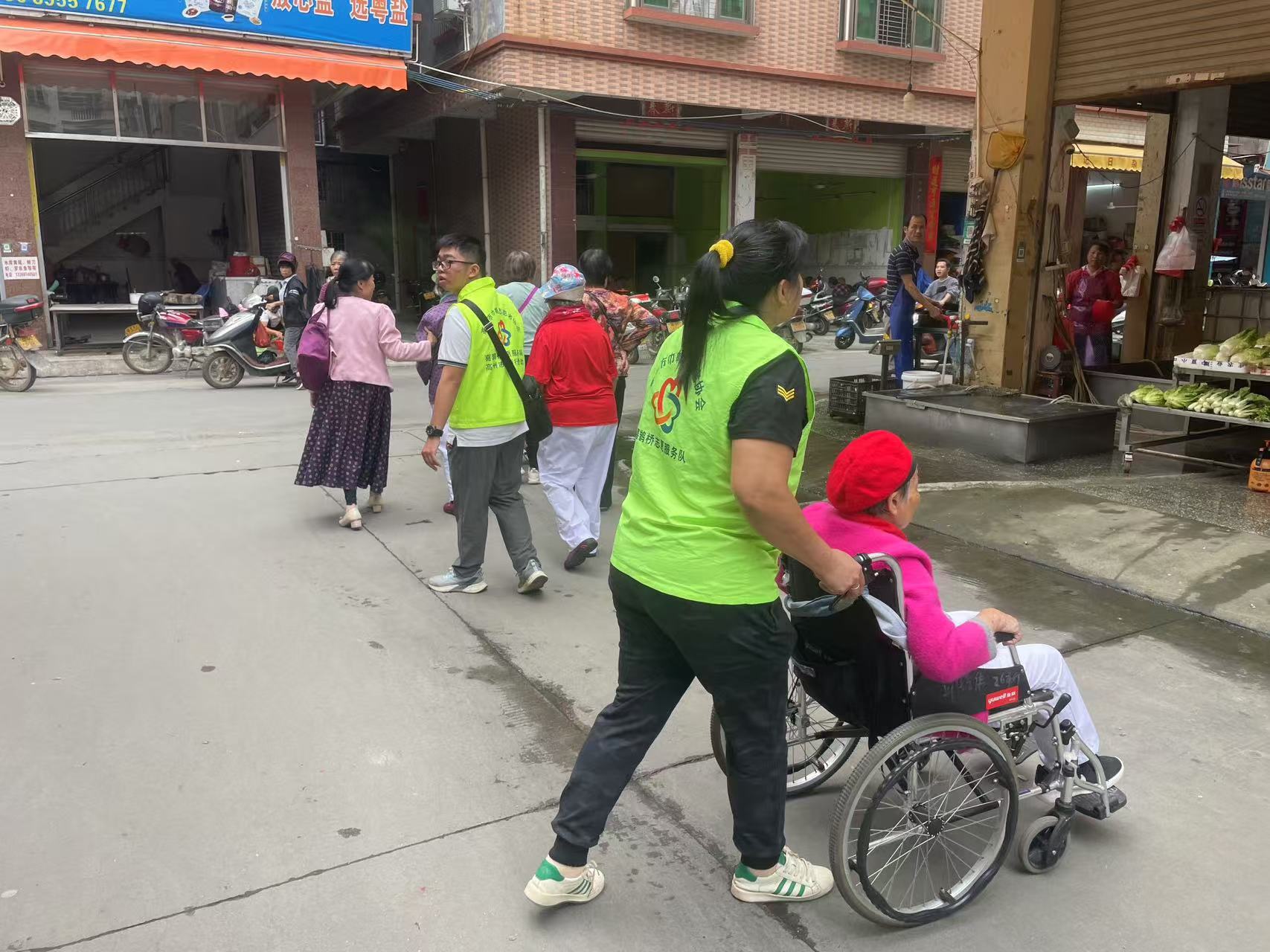 30多名老人喜看“百千万工程”成果-17.jpg