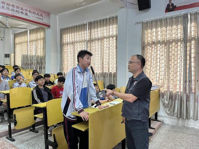 弘扬宪法精神 普及禁毒知识-4.jpg