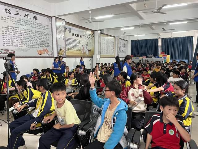 弘扬宪法精神 普及禁毒知识-5.jpg