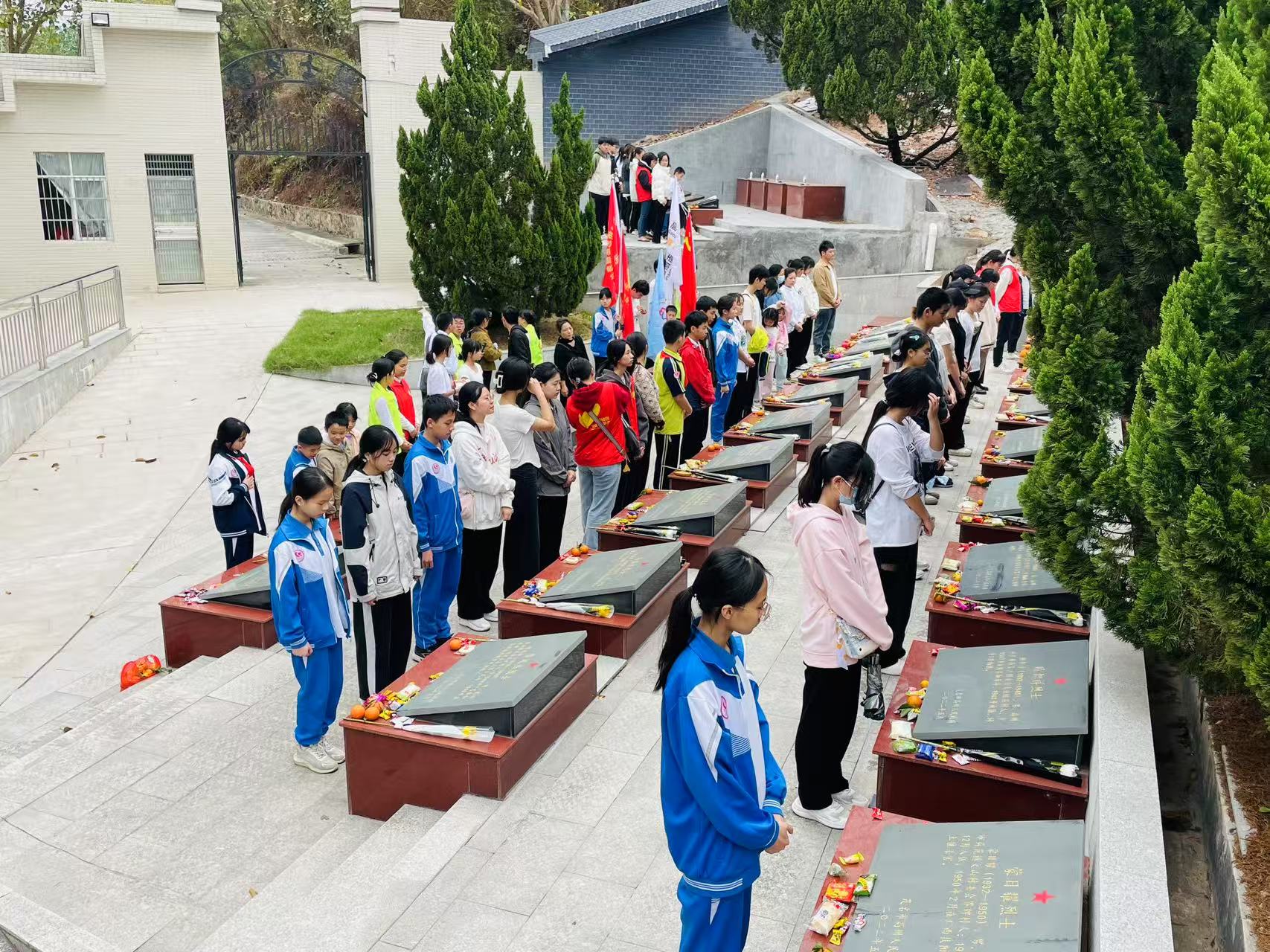 清明祭英烈  丰碑永铸承遗志  红色基因代代传-3.jpg