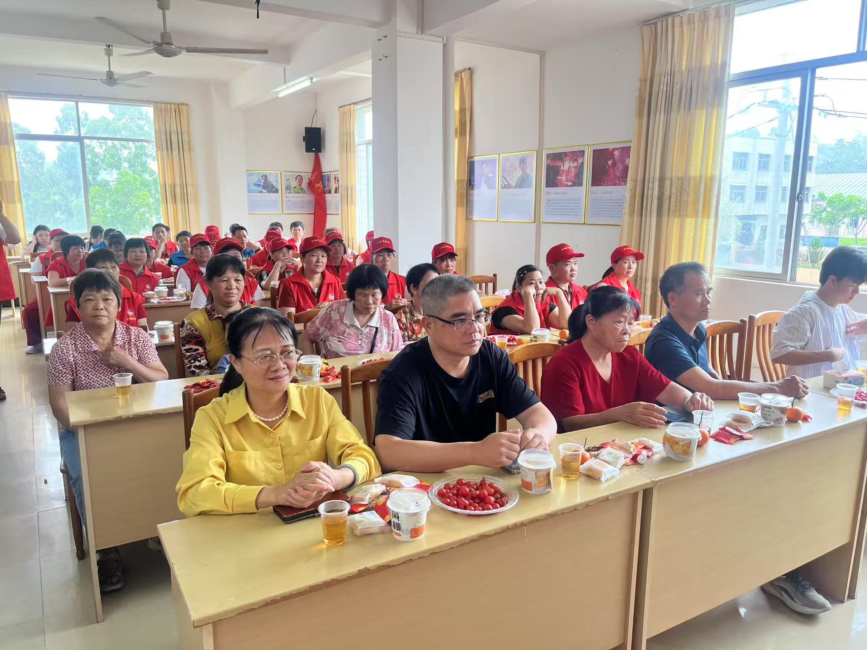 南塘镇巾帼志愿服务总队正式挂牌 聚力志愿服务共绘新画卷-3.jpg