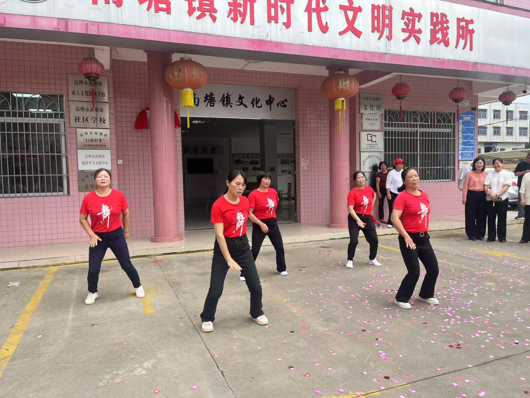 南塘镇巾帼志愿服务总队正式挂牌 聚力志愿服务共绘新画卷-9.jpg