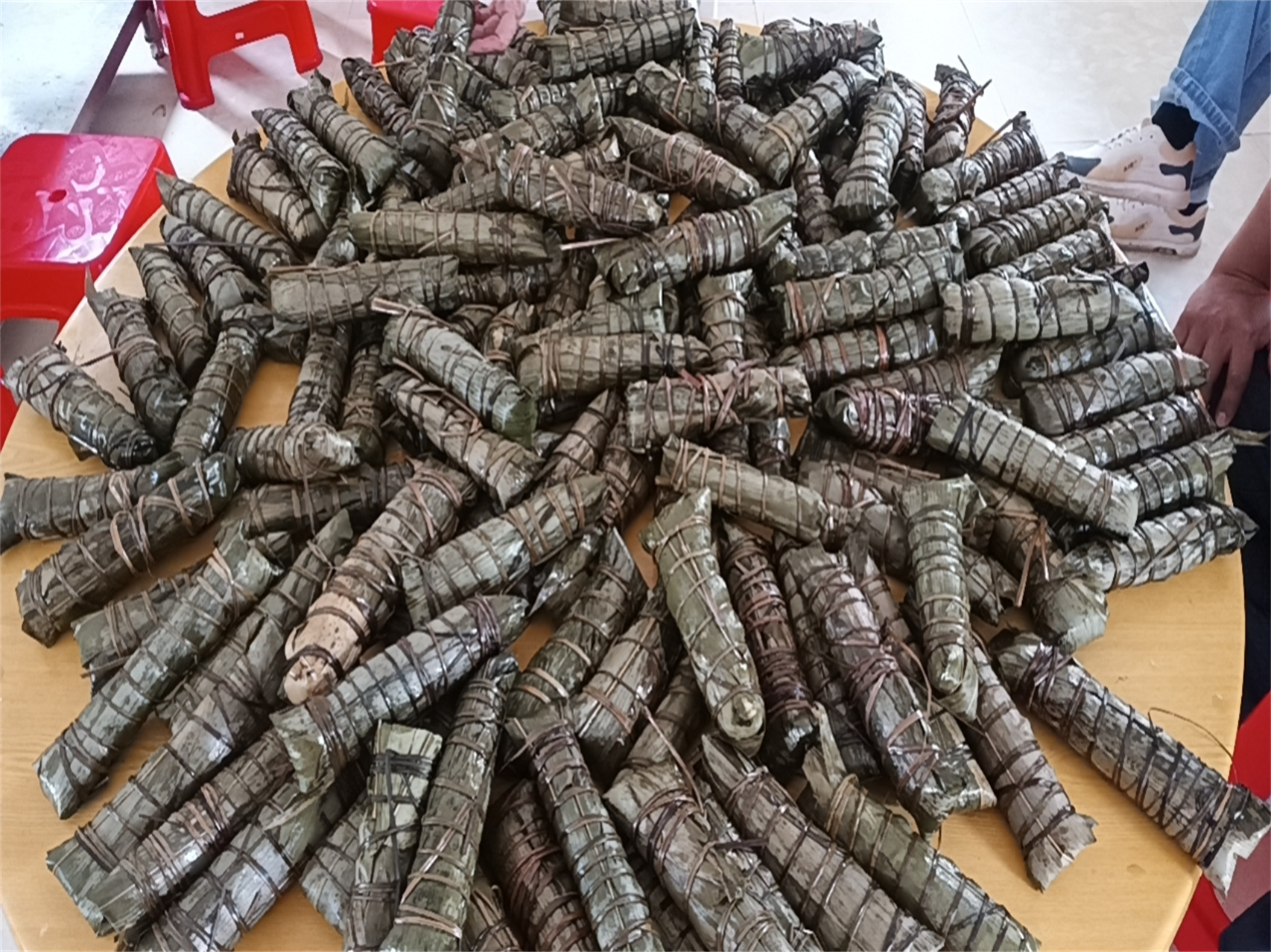 粽香传情暖桑榆 南塘镇巾帼志愿服务总队开展端午敬老暖心活动-5.jpg