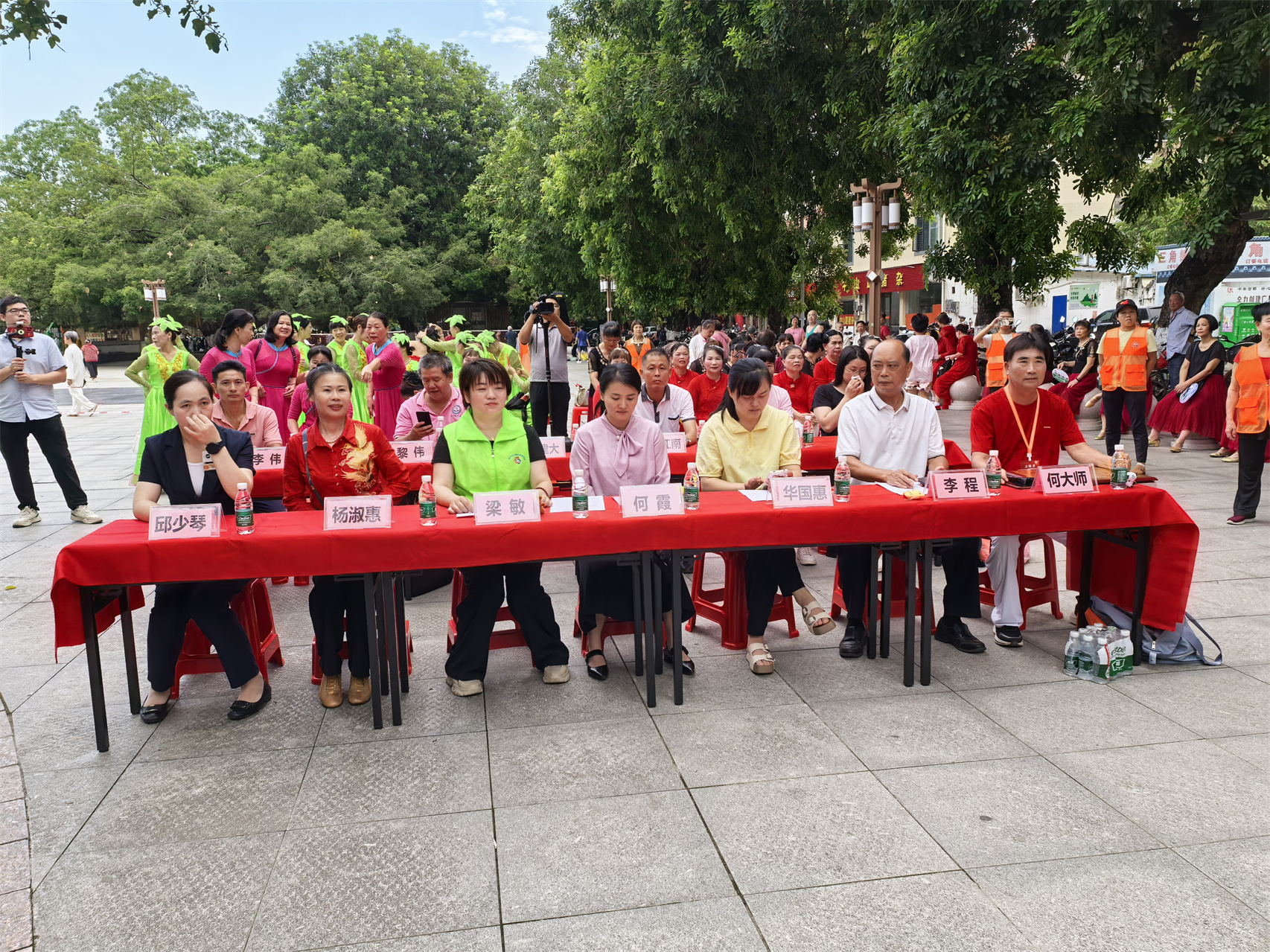 志愿服务聚合力 美好高州共发展——巾帼志愿者协会朝阳艺术总队《爱心惠民驿站》服务项目启动仪式圆满举行-3.jpg