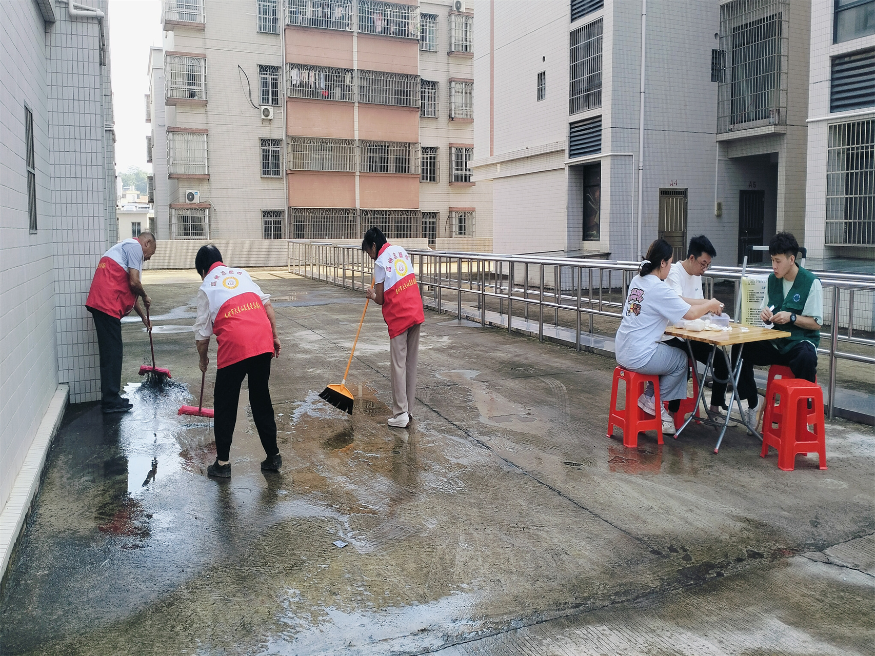三伏天灸进社区：传统智慧守护夏日健康-2.jpg