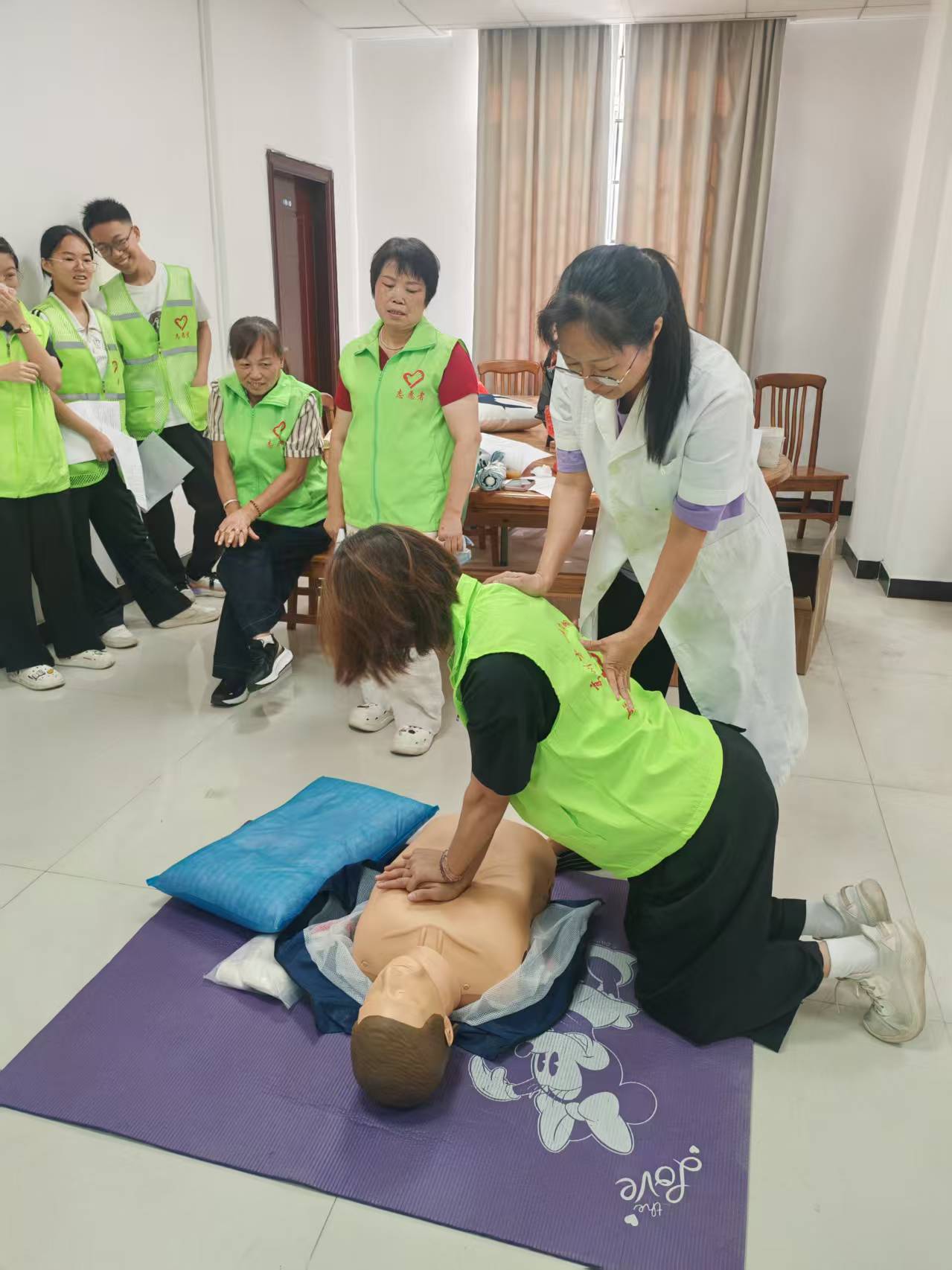 充电赋能！平山镇巾帼志愿队组织志愿知识与应急实操培训-7.jpg
