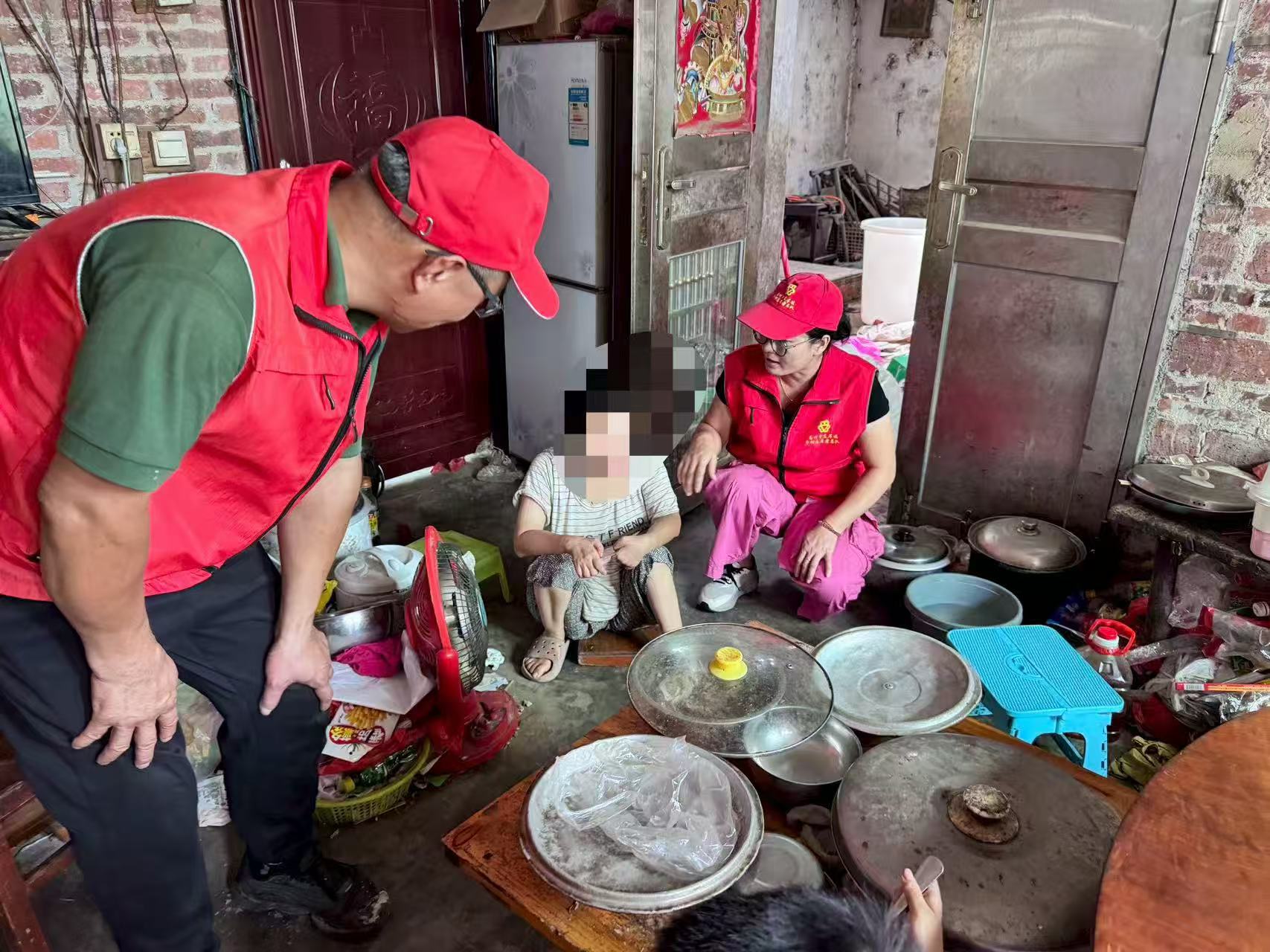东岸镇巾帼志愿服务队：情系特殊困境家庭 志愿关爱暖人心-7.jpg