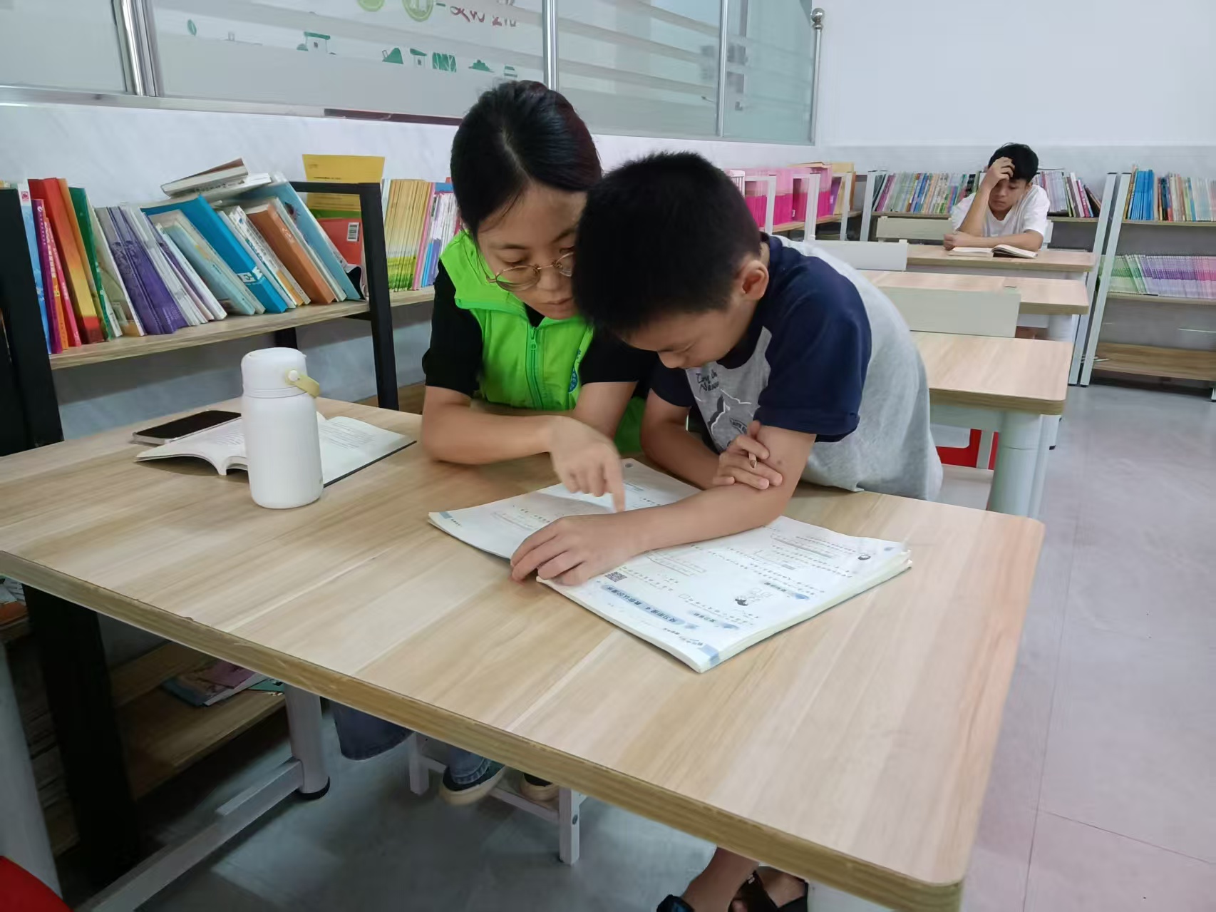 高州市巾帼志愿者暑期开展课业辅导暨传承学习中华优秀传统文化活动-6.jpg