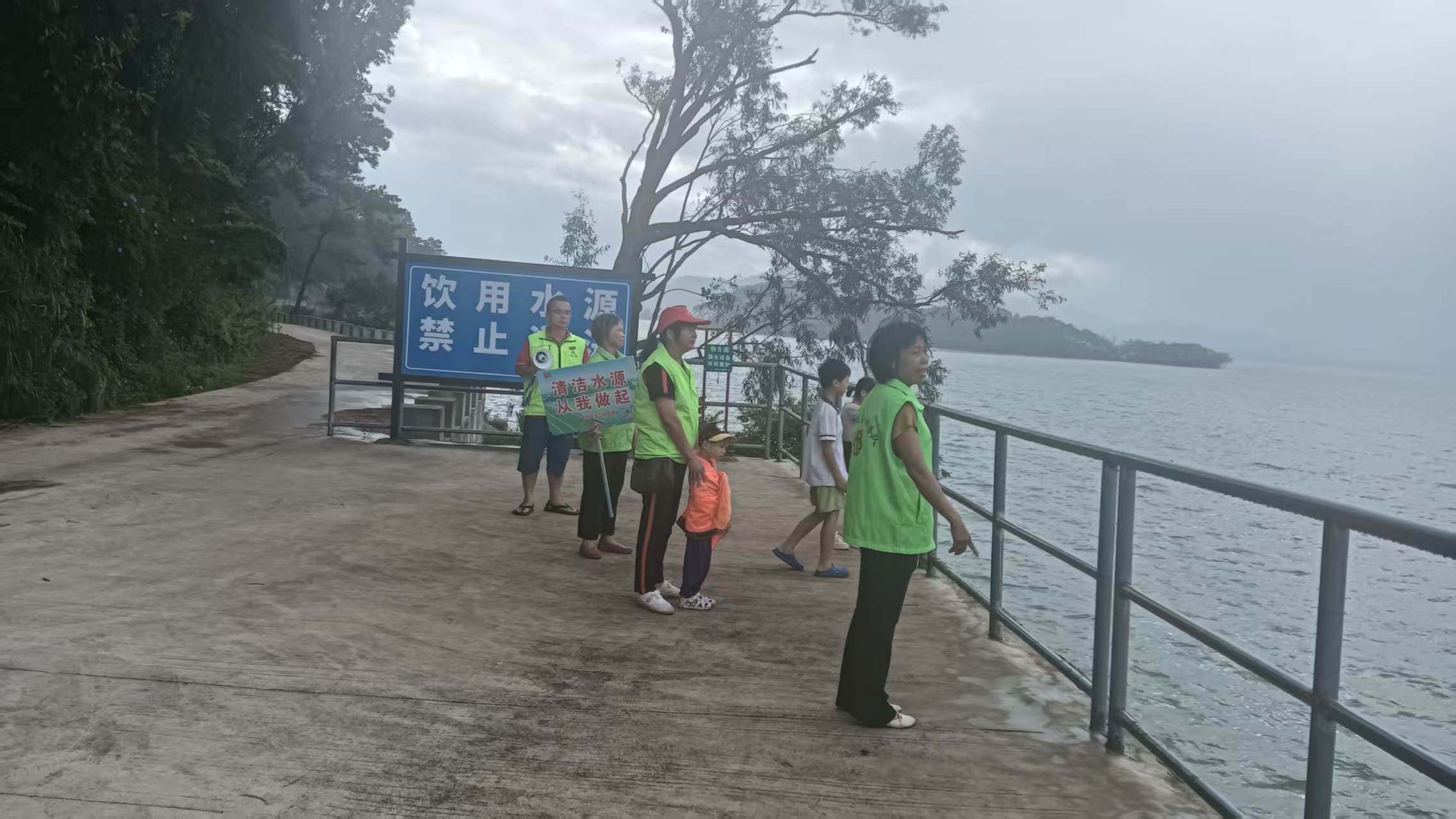 长坡薪火志愿队：护河防溺水活动完美收官，守护行动持续进行-5.jpg