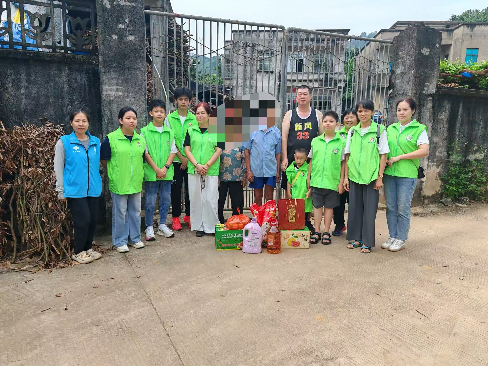 双节慰问暖乡野，巾帼志愿递温情-20.jpg