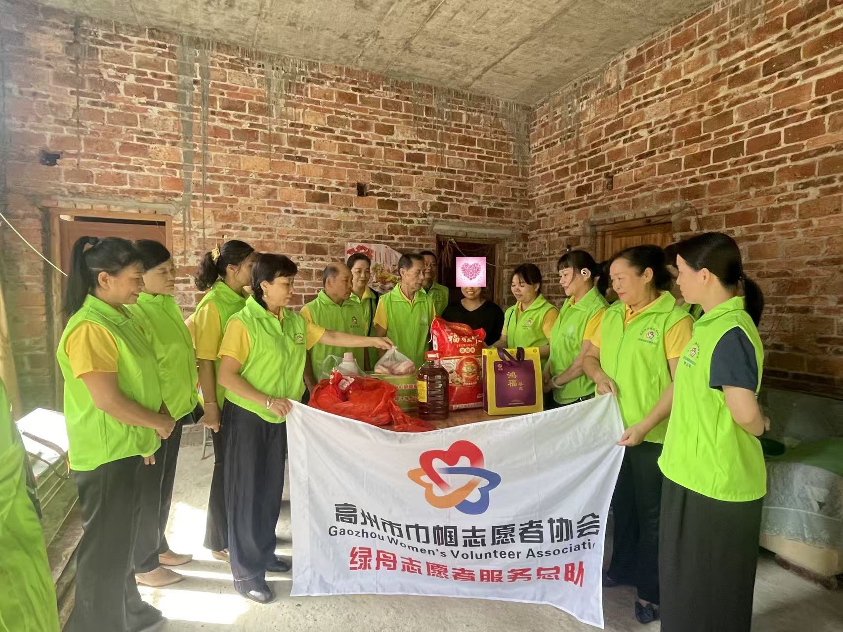 风雨送暖双节至  绿舟总队情系困境家庭与单亲妈妈-3.jpg
