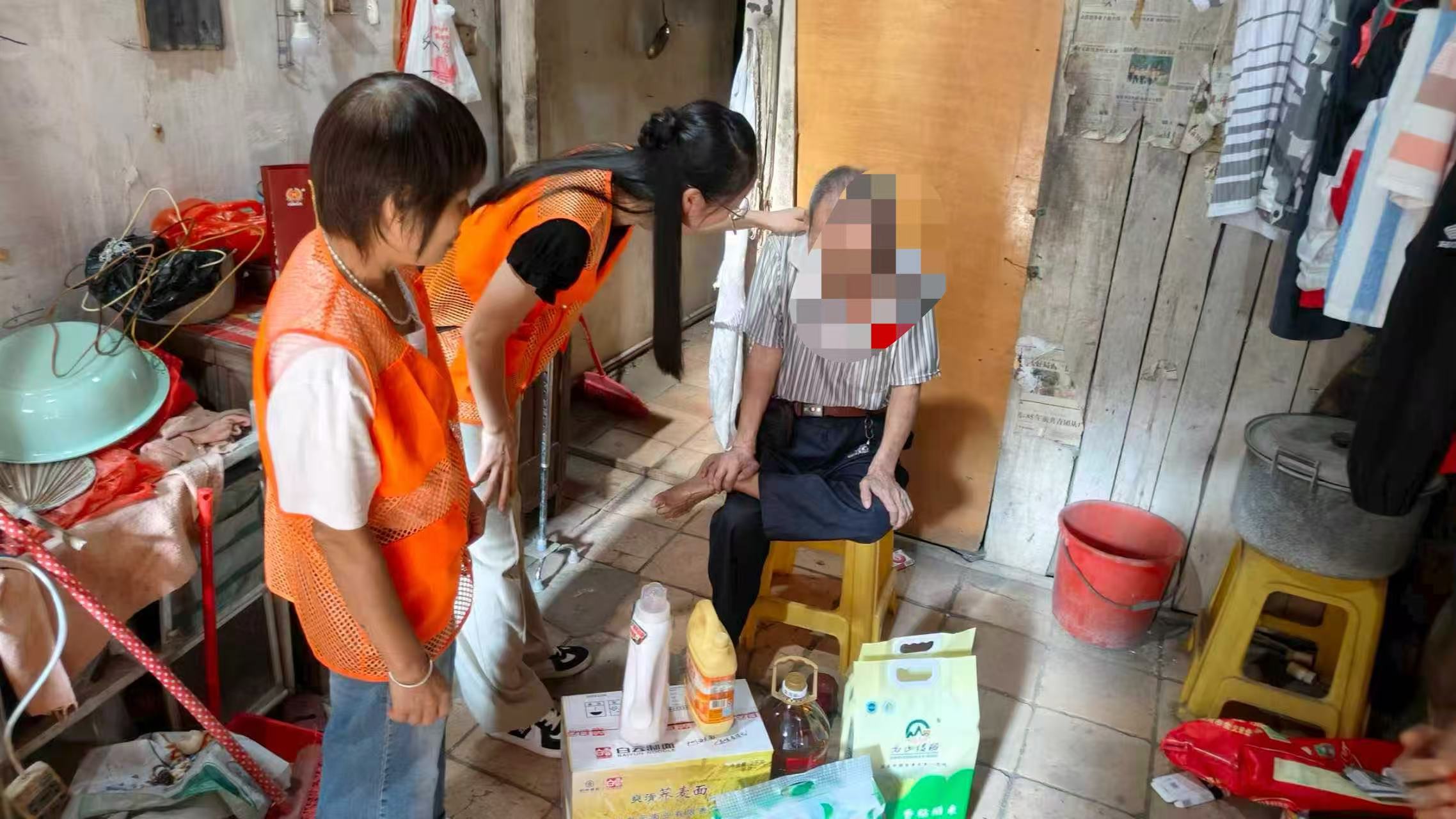 双节暖人心！朝阳艺术总队走访慰问五保户与独居困境老人-10.jpg
