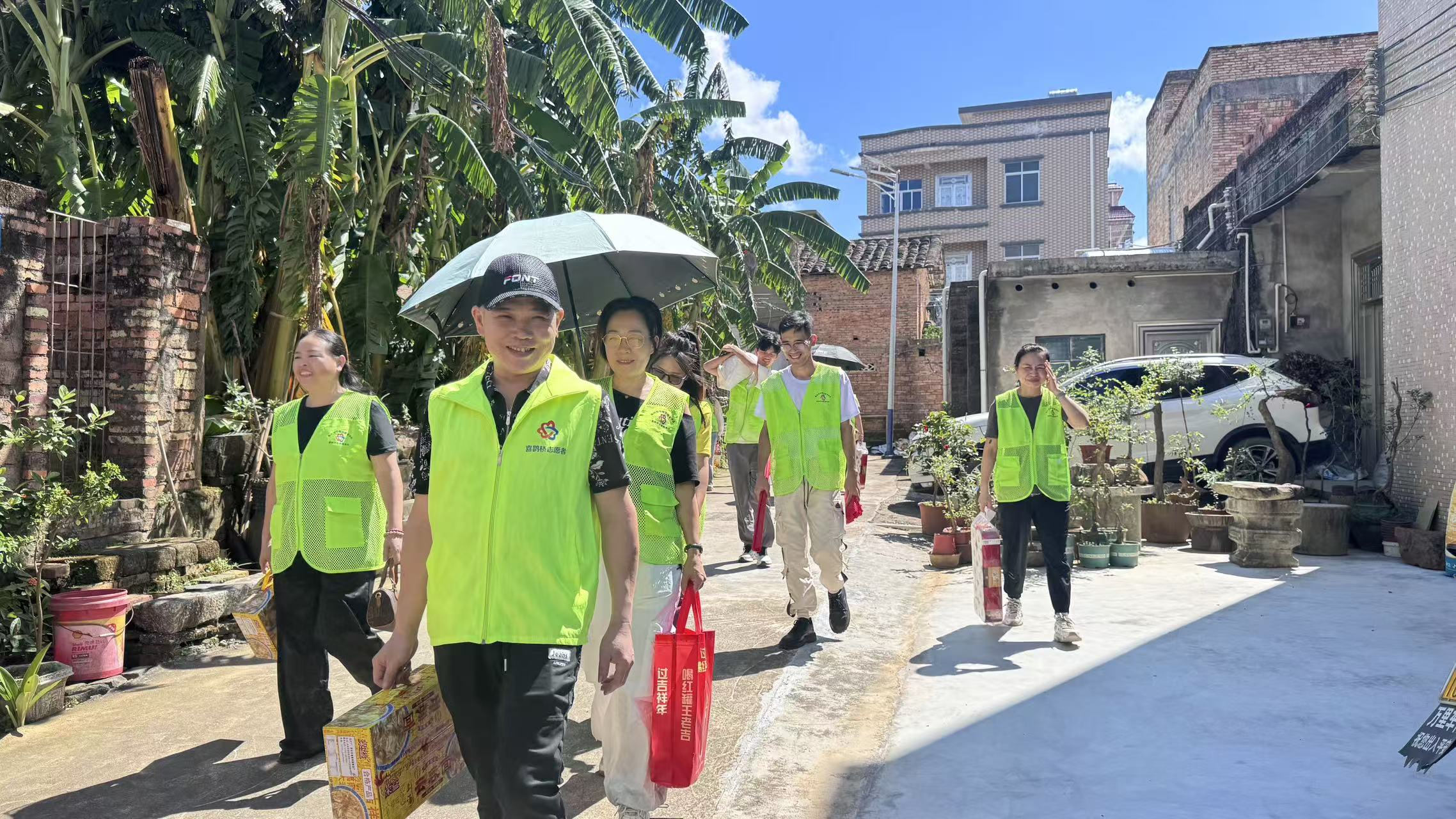 爱润心田 情满中秋：高州市巾帼志愿者为困境家庭送温暖-4.jpg