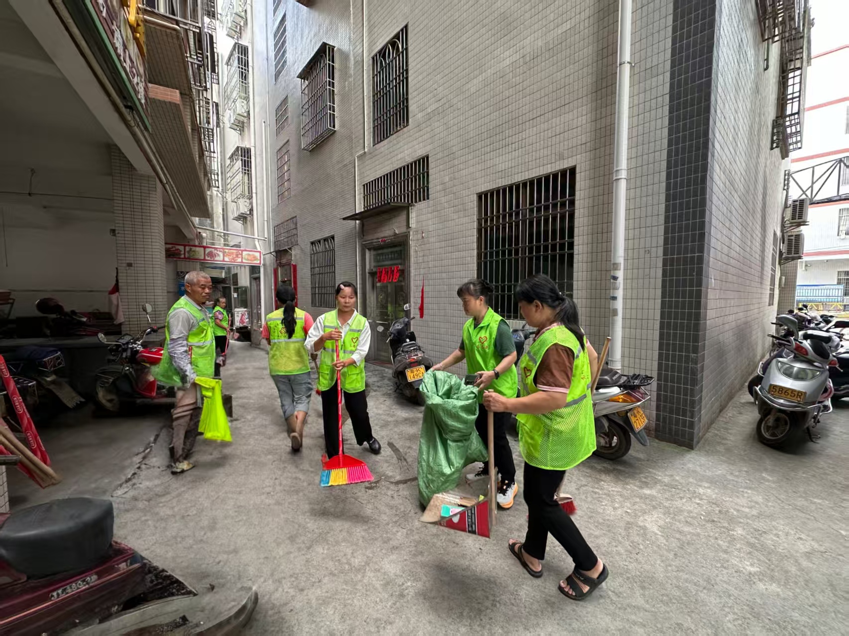 巾帼聚力灭蚊媒 守护创卫健康线-2.jpg