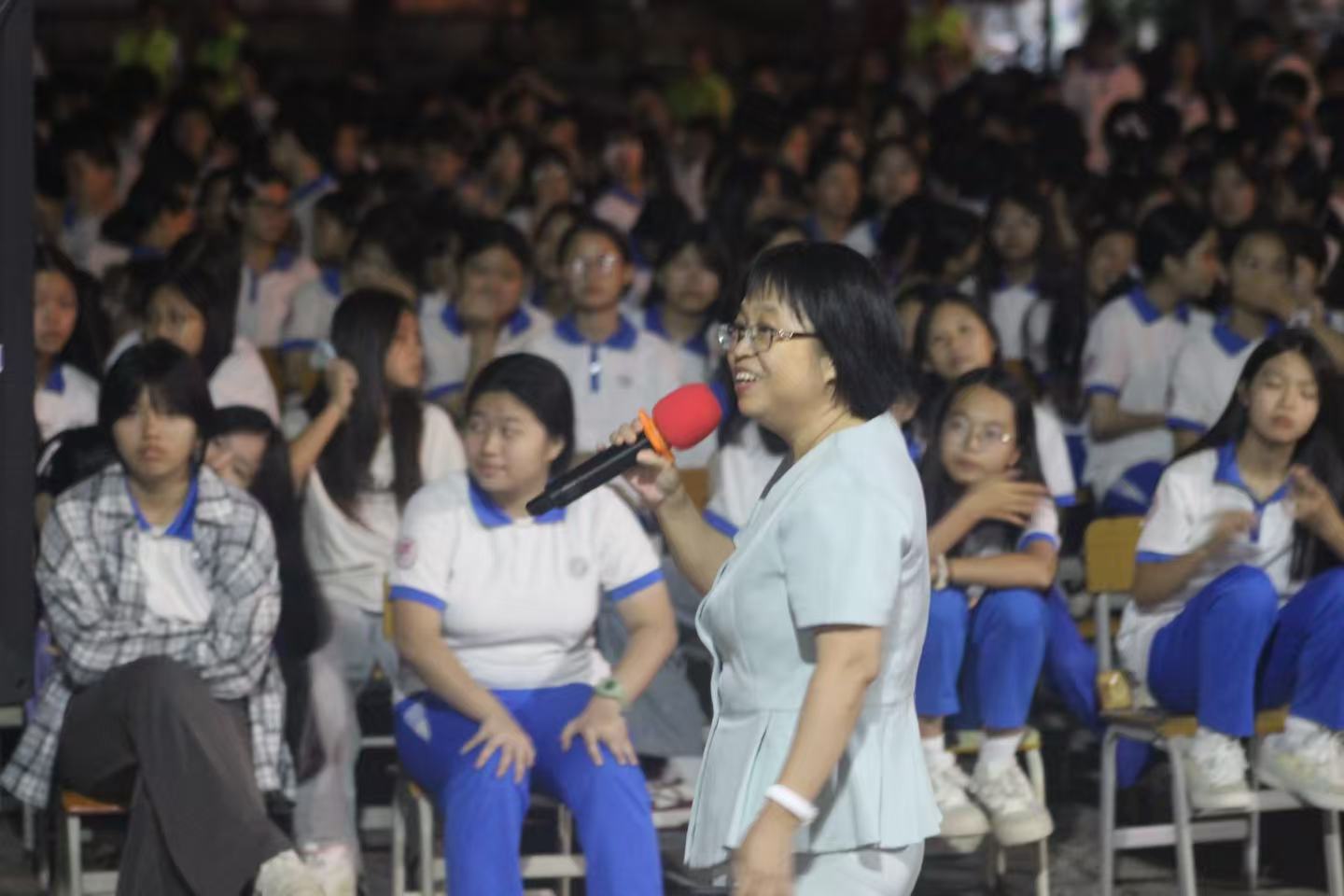 巾帼普法乡村行，守护青春不“缺席”——高州市妇联在长坡一中筑牢青春期安全防护网-13.jpg