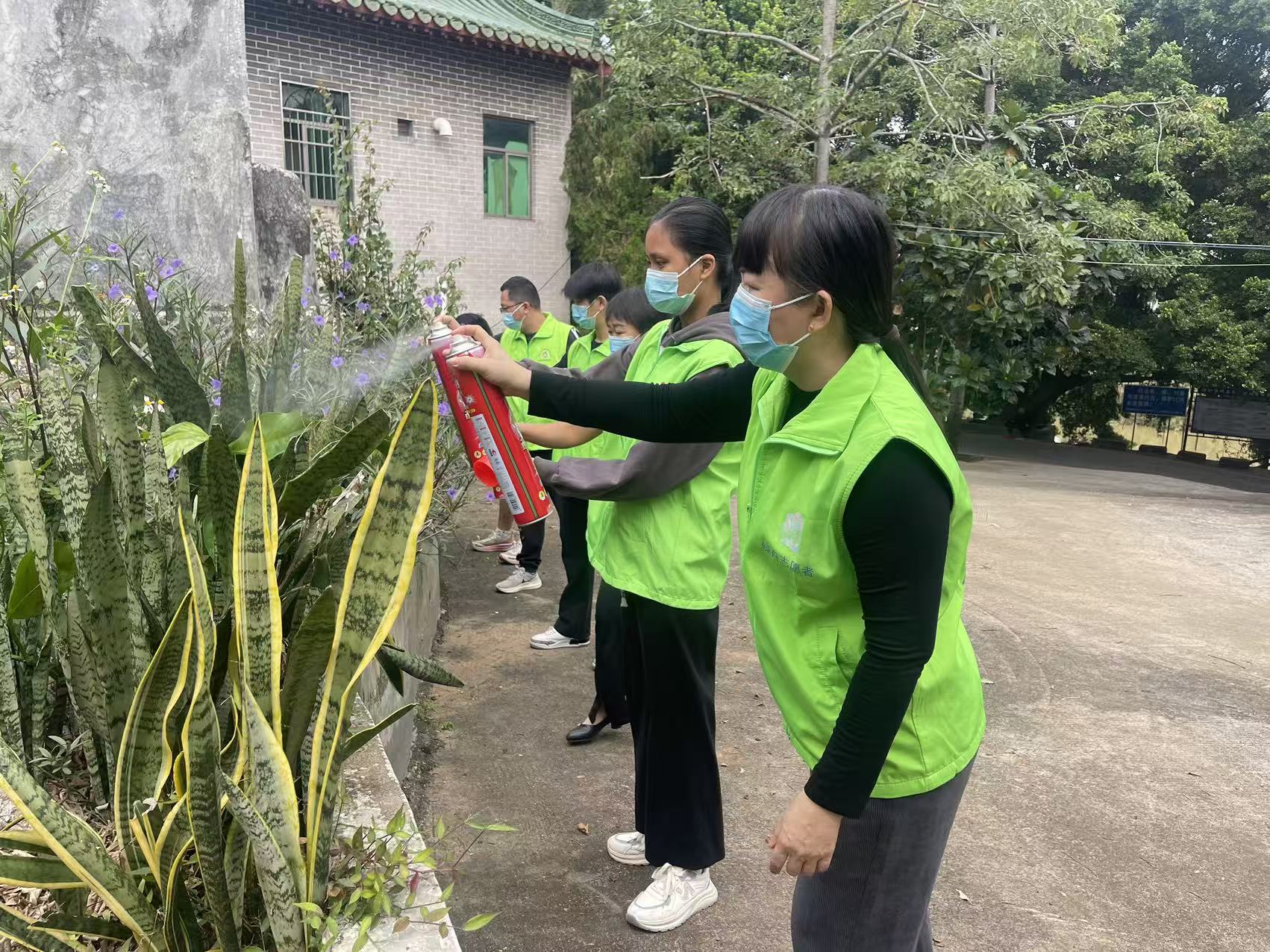 一抹“志愿绿”  守护鉴江河-3.jpg