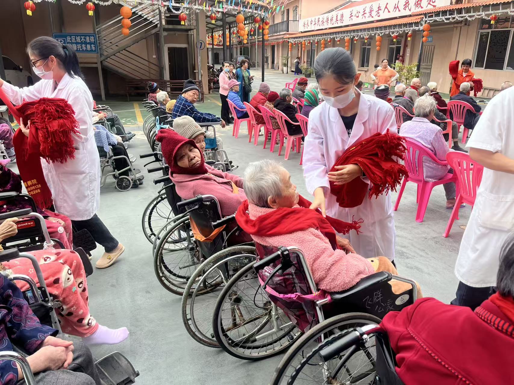 巾帼志愿者暖心相伴 北街颐养院重阳暖意浓-2.jpg