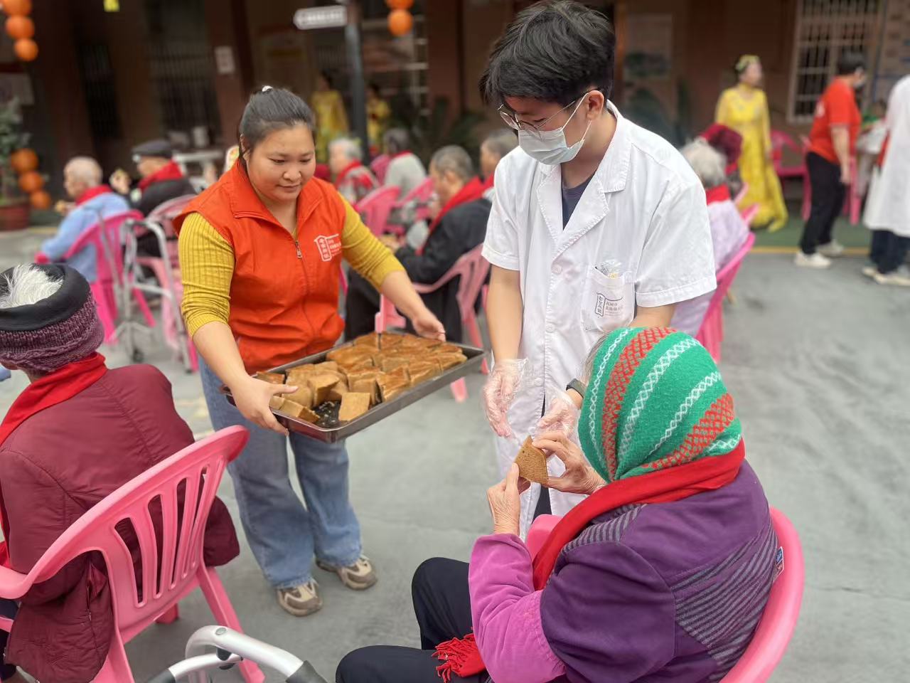 巾帼志愿者暖心相伴 北街颐养院重阳暖意浓-9.jpg