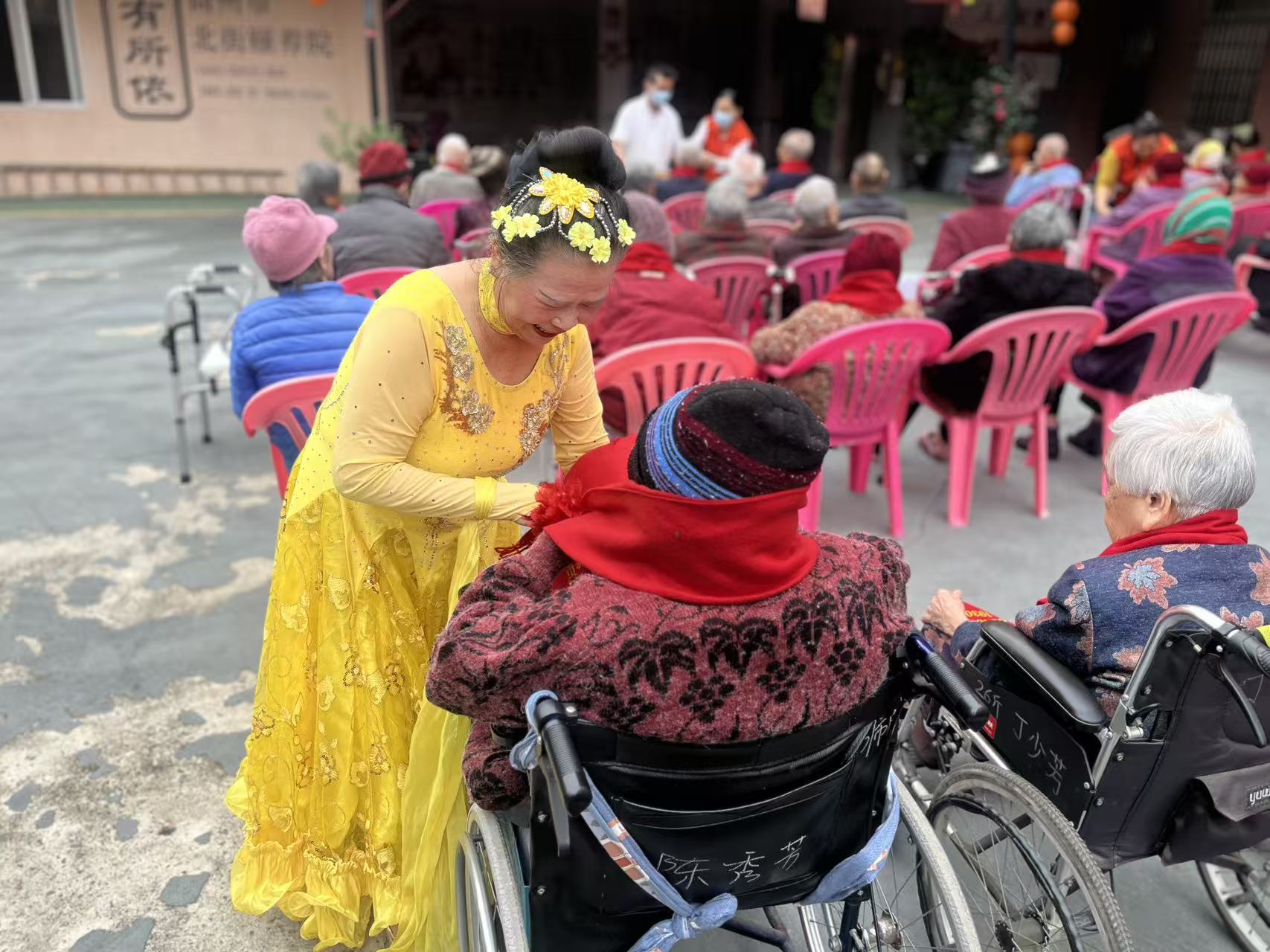巾帼志愿者暖心相伴 北街颐养院重阳暖意浓-4.jpg