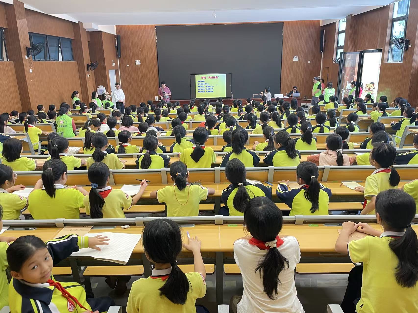 法伴成长 拒绝欺凌 高州家风家教幸福课为青春护航-4.jpg