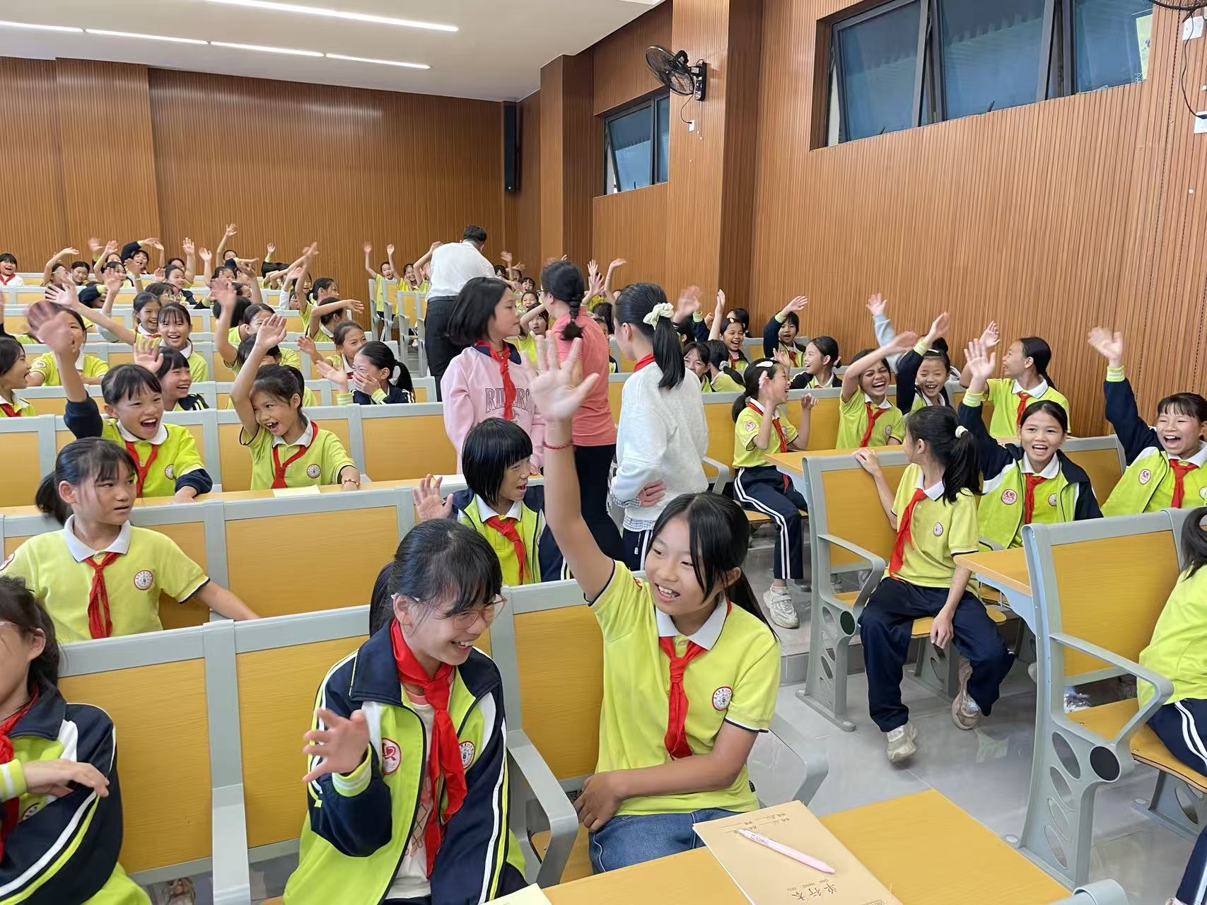 法伴成长 拒绝欺凌 高州家风家教幸福课为青春护航-10.jpg