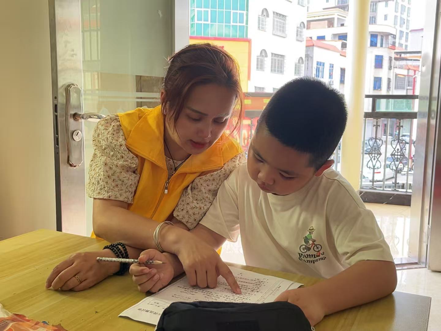 情暖童心护成长 巾帼花开映初心 ——长坡村“爱心妈妈”结对关爱活动纪实-3.jpg