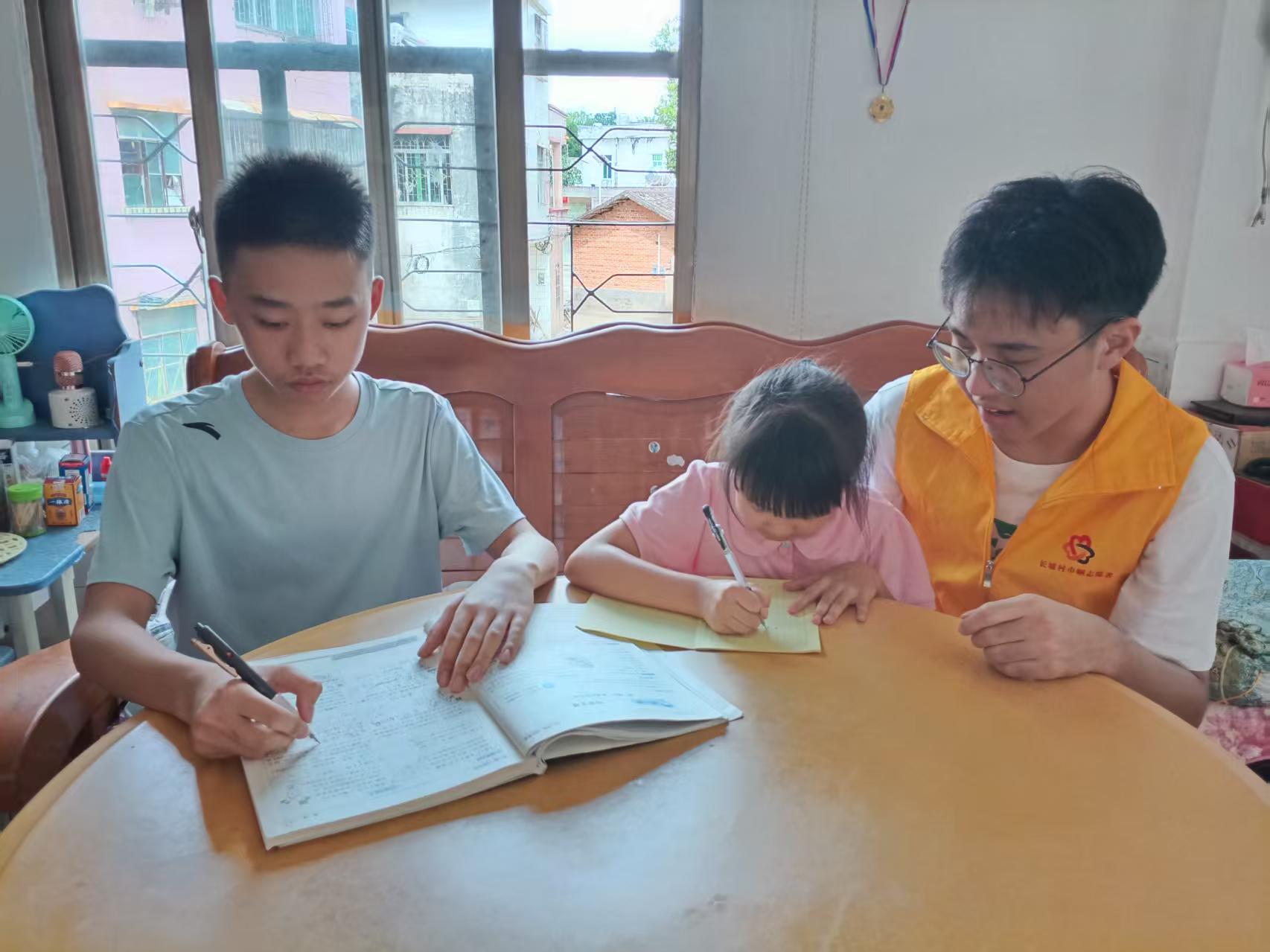 情暖童心护成长 巾帼花开映初心 ——长坡村“爱心妈妈”结对关爱活动纪实-5.jpg