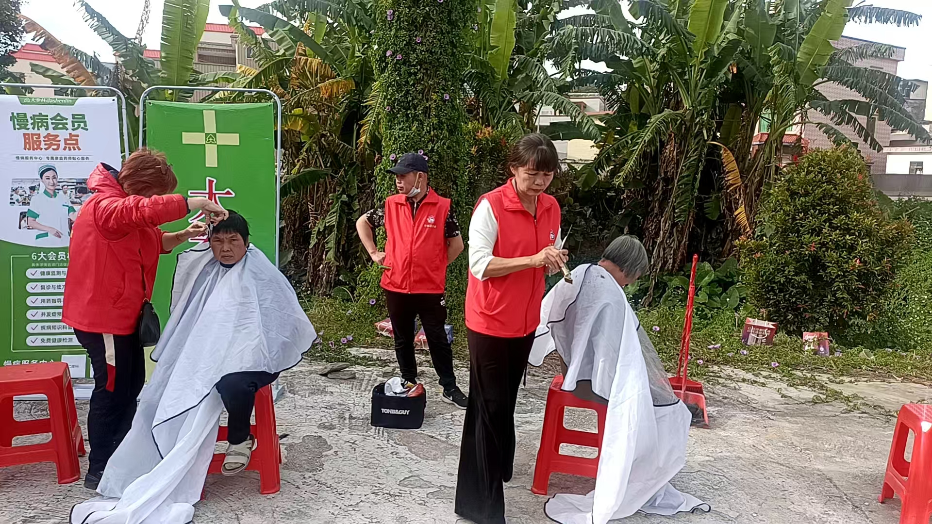 公益健康进乡村 巾帼志愿力量显担当-5.jpg