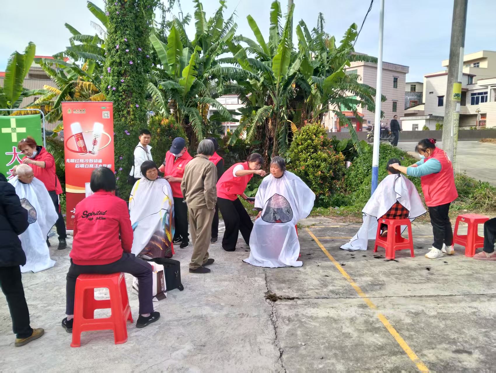 公益健康进乡村 巾帼志愿力量显担当-6.jpg