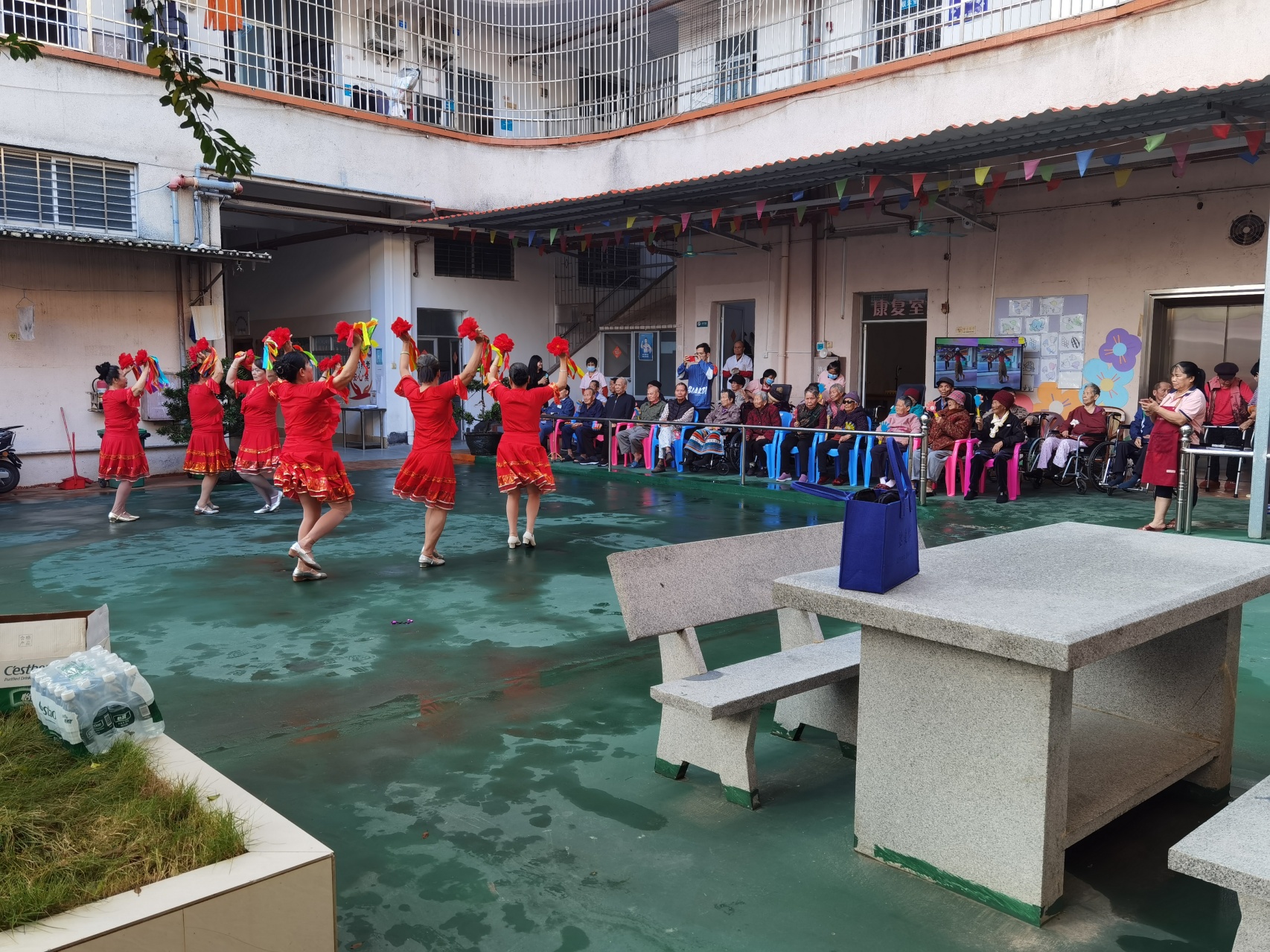 冬至暖人心 巾帼志愿敬老行-6.jpg