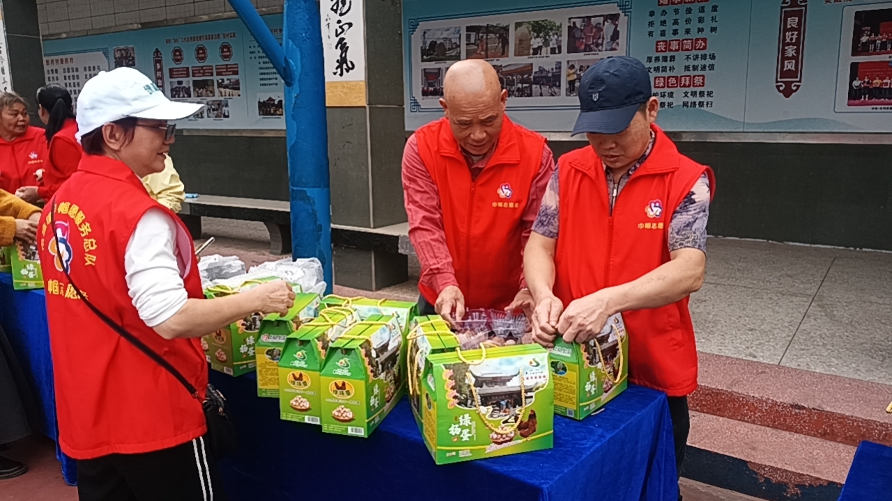 南塘镇巾帼志愿服务总队倾情助力 彭村颁奖盛典彰显好心精神-10.jpg