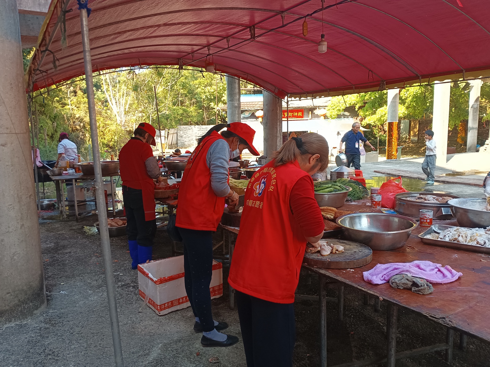 巾帼绽芳华 志愿践初心  —南塘镇巾帼志愿服务总队助力冼夫人纪念馆11周年庆典-3.jpg
