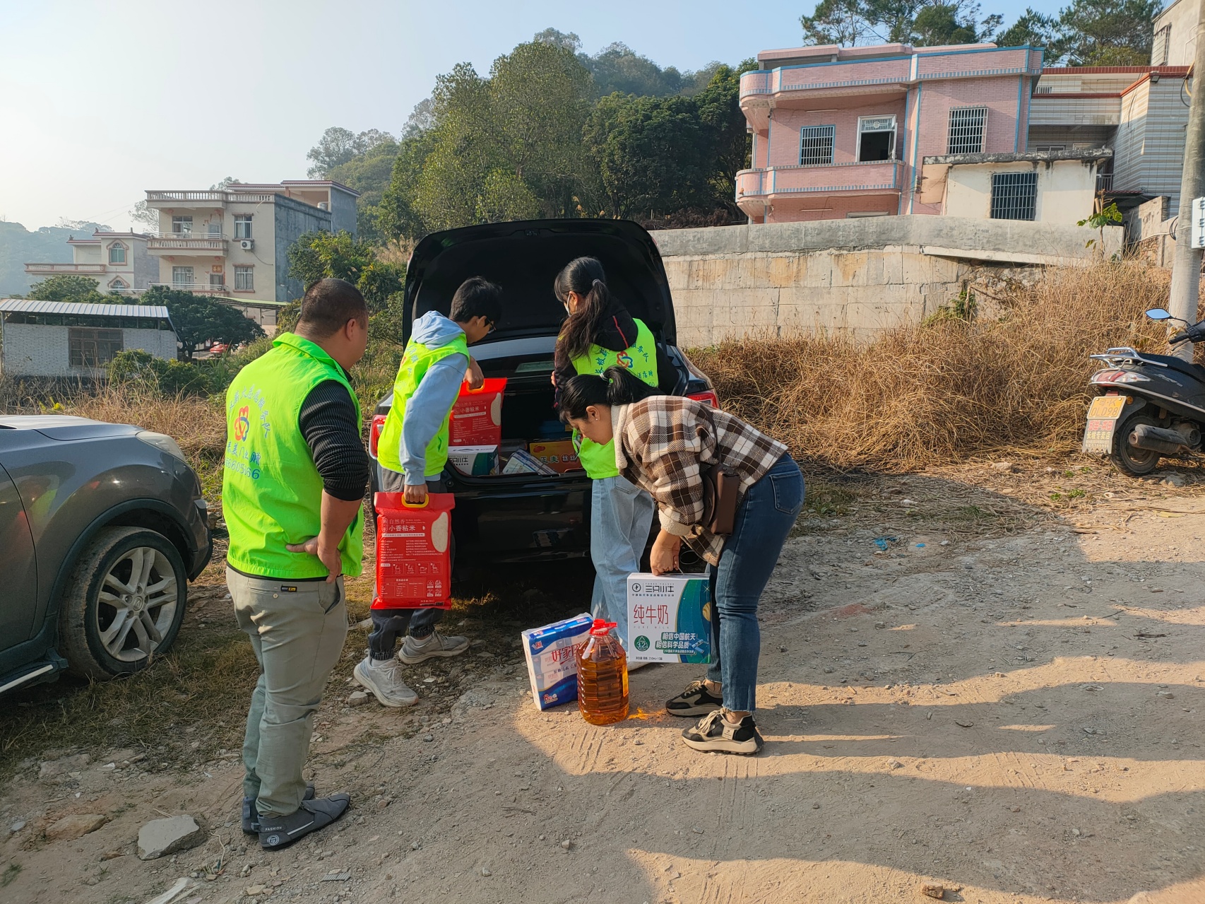 巾帼暖冬送关怀 薪火相传显担当——长坡薪火志愿服务队“每月一关爱”活动温情落幕-2.jpg