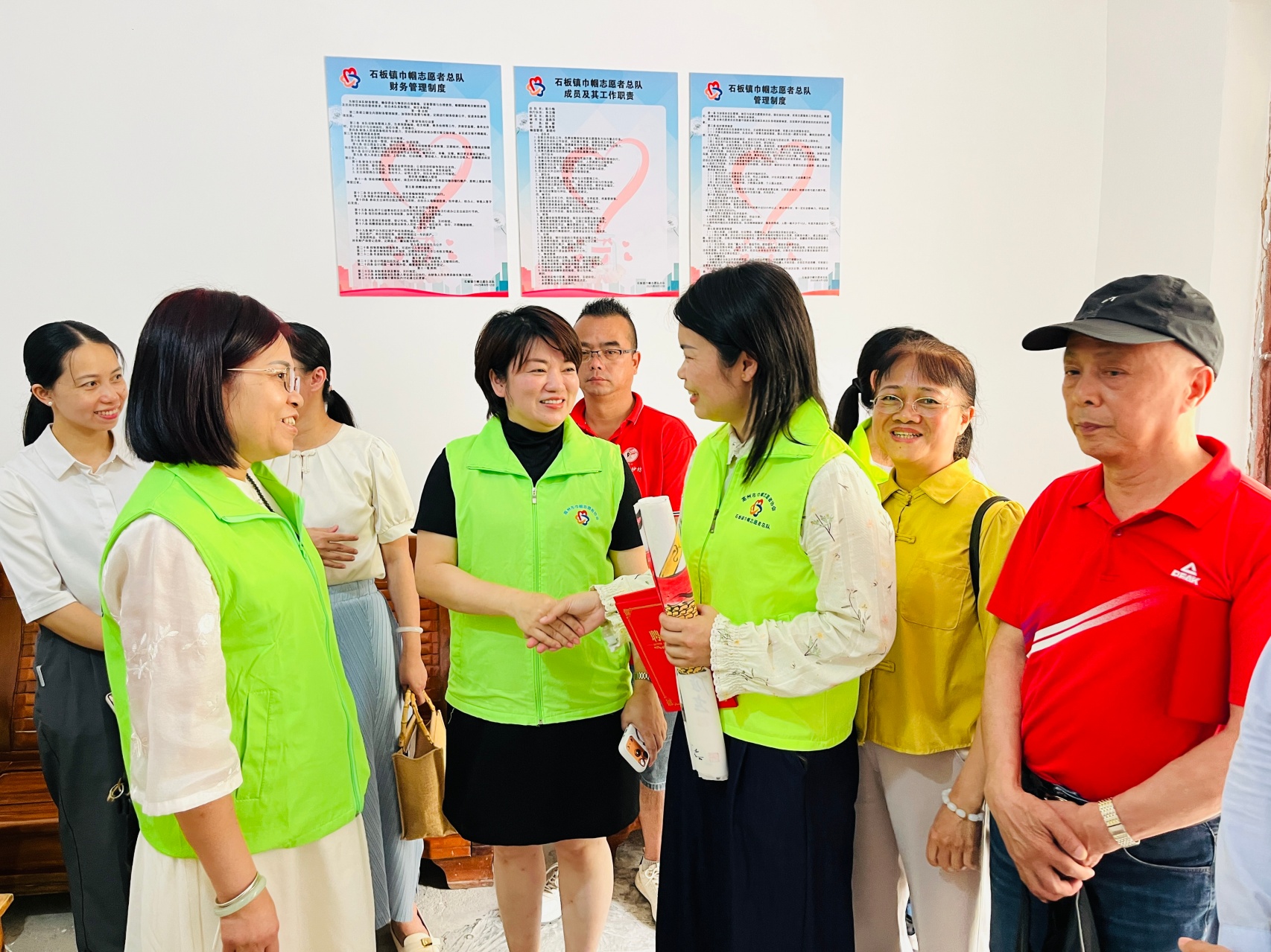 凝聚巾帼力量 谱写服务新篇——高州市石板镇巾帼志愿服务总队成立暨揭牌仪式圆满举行-17.jpg