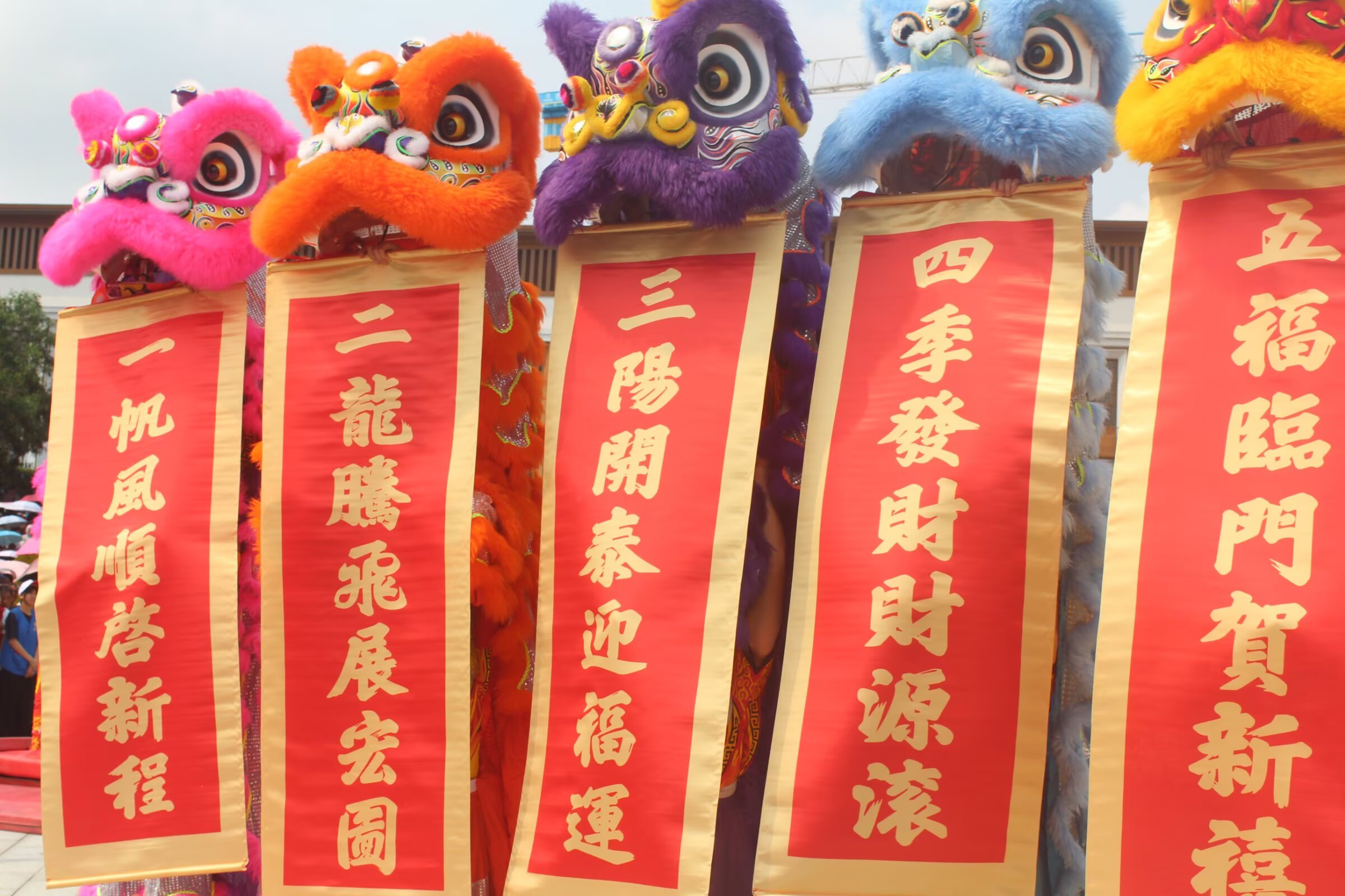 万人空巷的电白区沙琅镇第二十届“三月三”文化旅游艺术活动在新城公园隆重举行-9.jpg