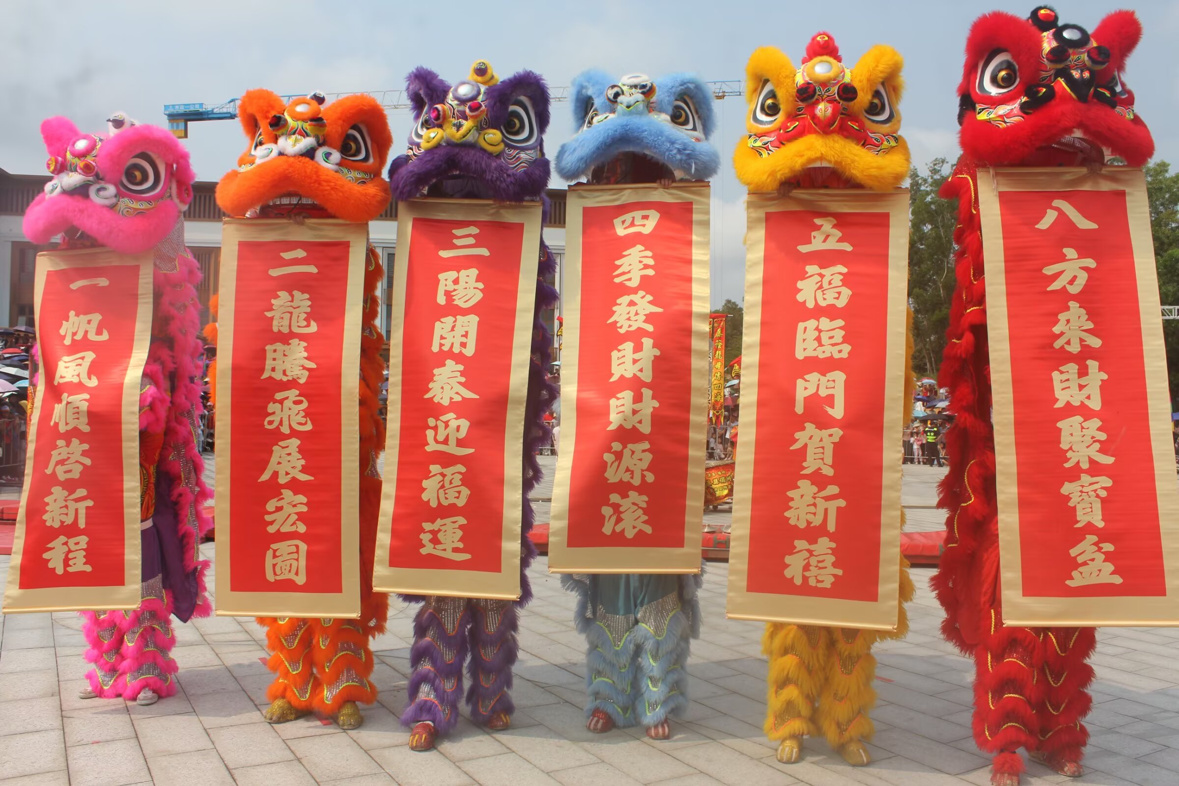 万人空巷的电白区沙琅镇第二十届“三月三”文化旅游艺术活动在新城公园隆重举行-10.jpg