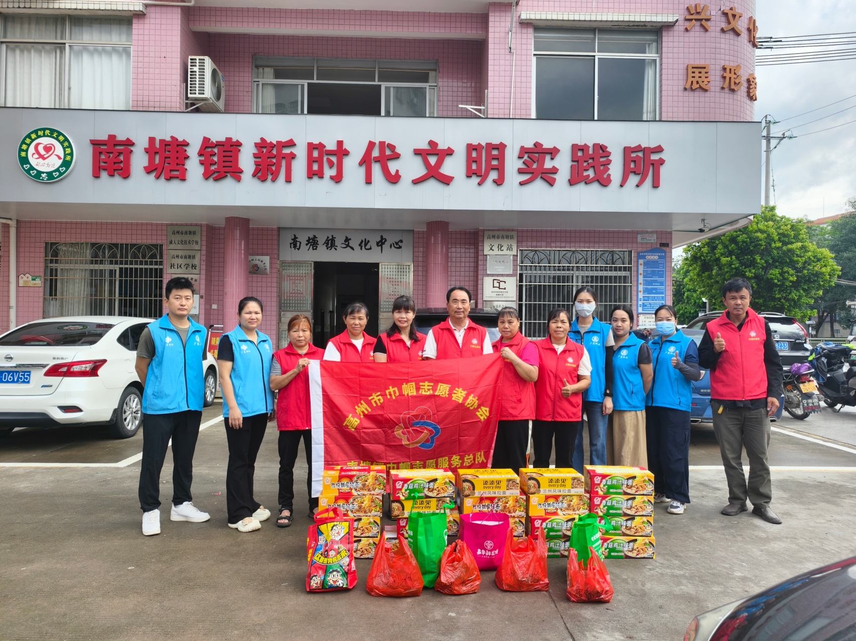 端午送温情 慰问暖夕阳--南塘镇开展端午慰问困境老人活动-1.jpg