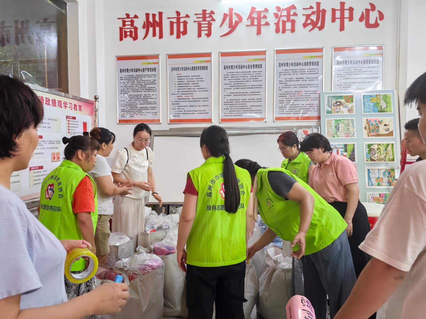 巾帼聚力再驰援！高州市巾帼志愿者协会运送第二批爱心物资助力广西灾区重建-3.jpg