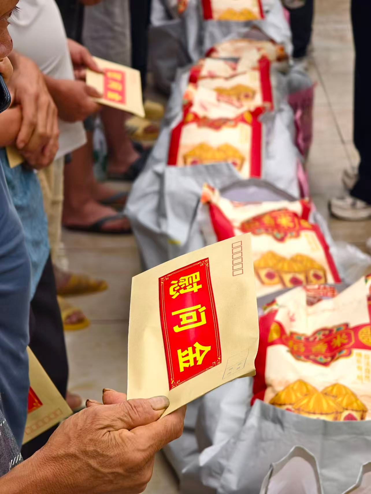 巾帼聚力再驰援！高州市巾帼志愿者协会运送第二批爱心物资助力广西灾区重建-13.jpg