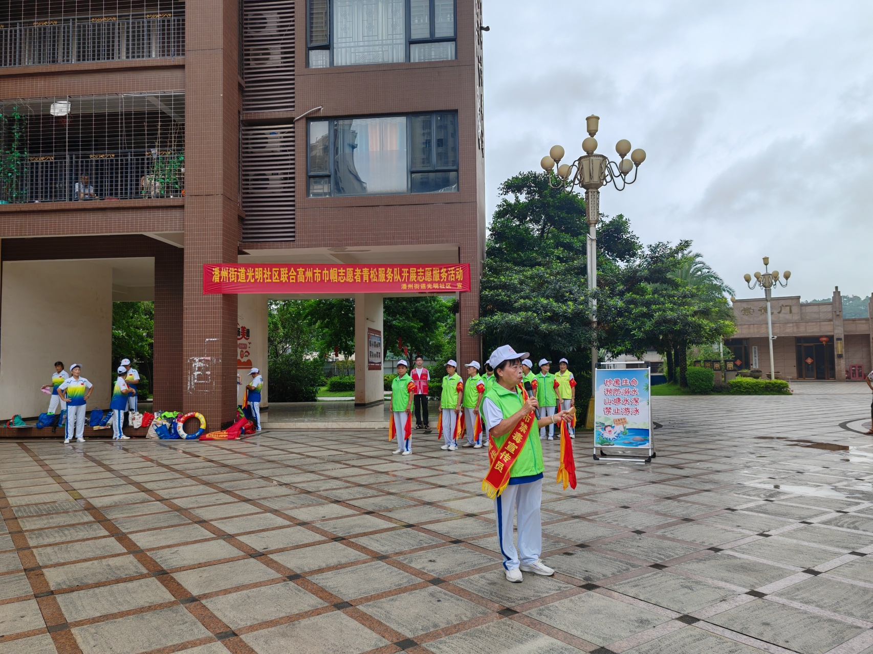环境整治促文明 文艺宣讲润民心——潘州街道光明社区联合青松志愿服务总队开展系列志愿服务活动-10.jpg