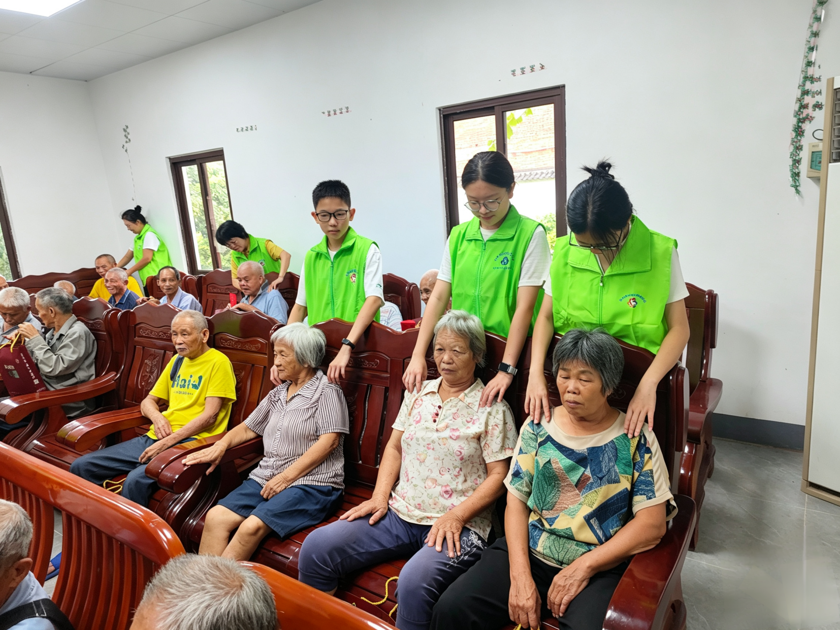 迎中秋·庆国庆，情暖敬老院！高州市巾帼志愿者协会携手爱心企业开展敬老慰问活动-9.png