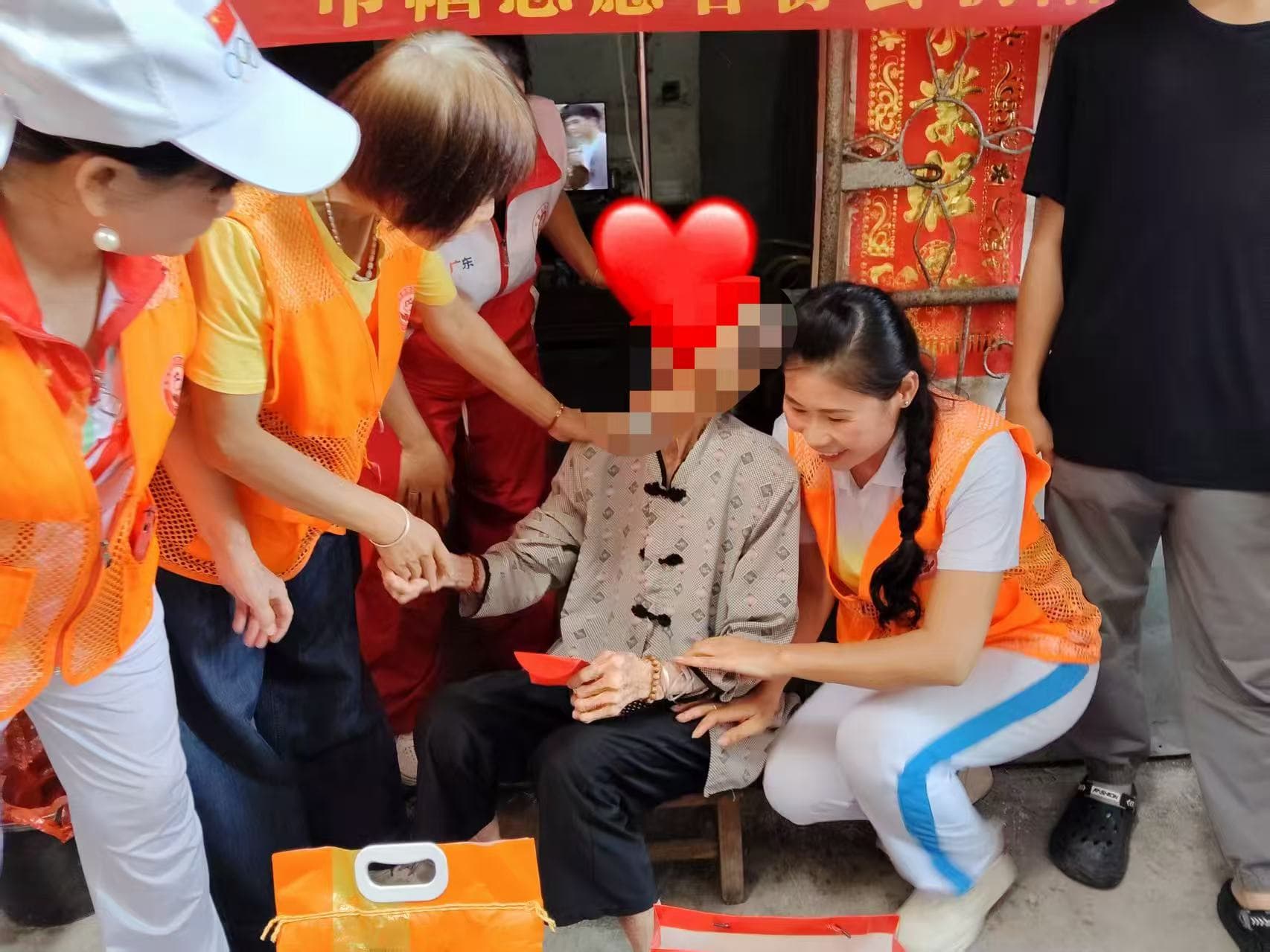 月满高凉·情暖邻里 | 巾帼朝阳志愿者暖心开展中秋国庆双节公益活动-13.jpg