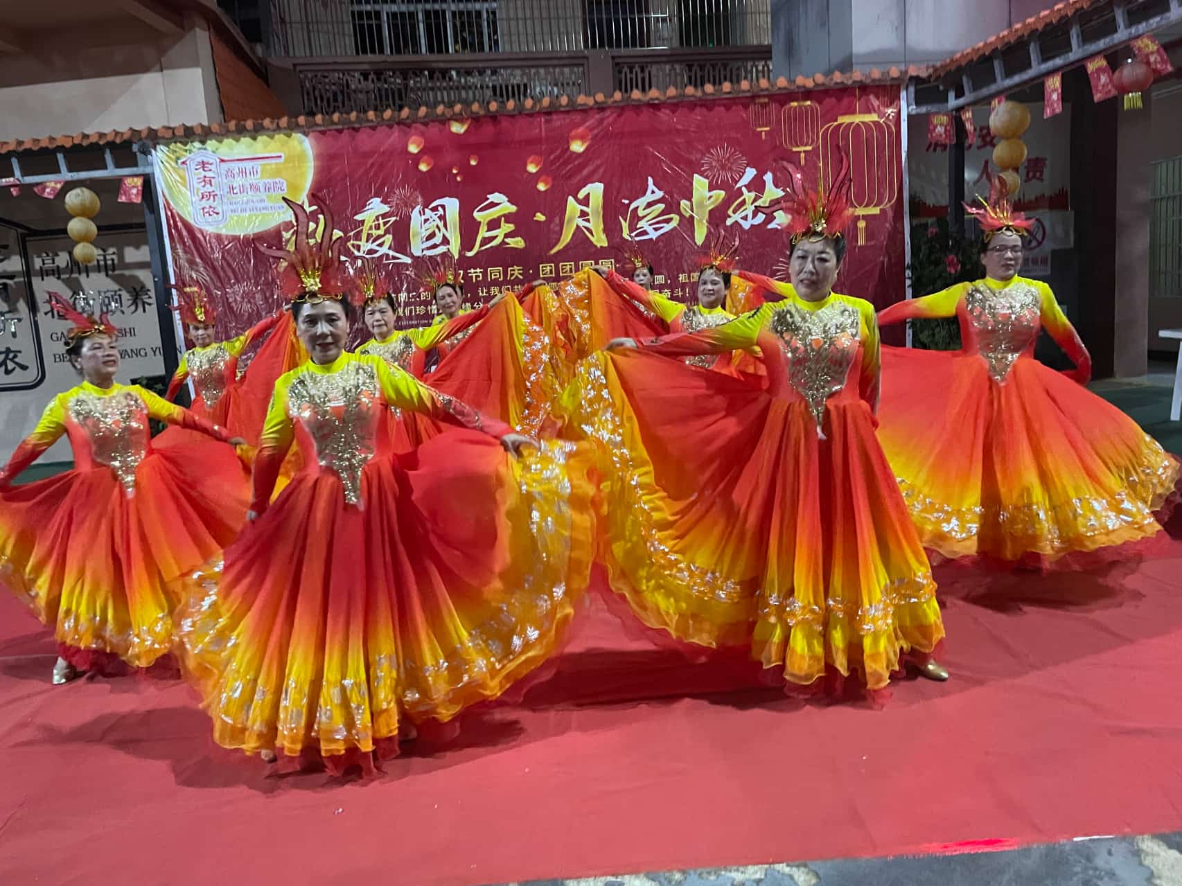 月满中秋•情暖颐养｜巾帼志愿者携手北街颐养院共庆双节-11.jpg
